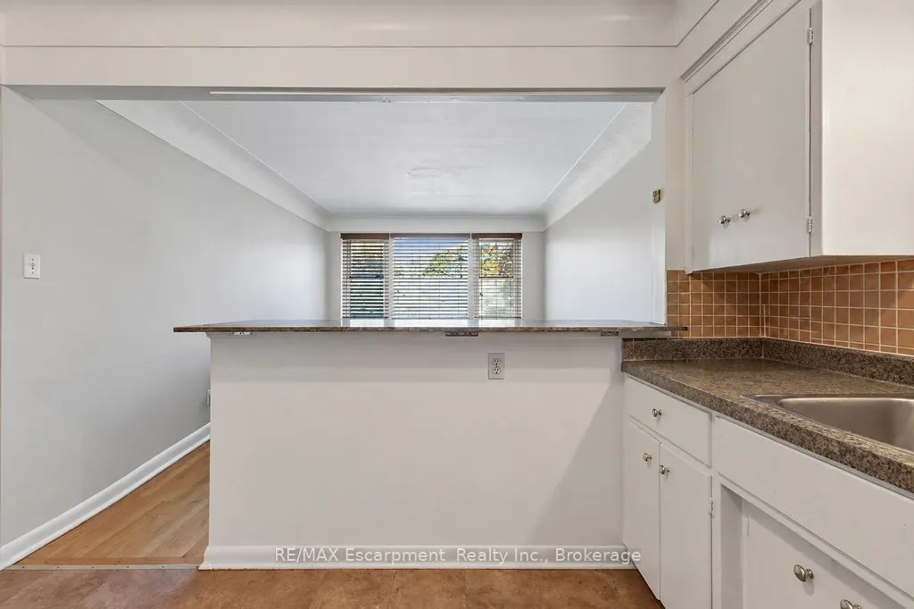 830 Robinson Street #303