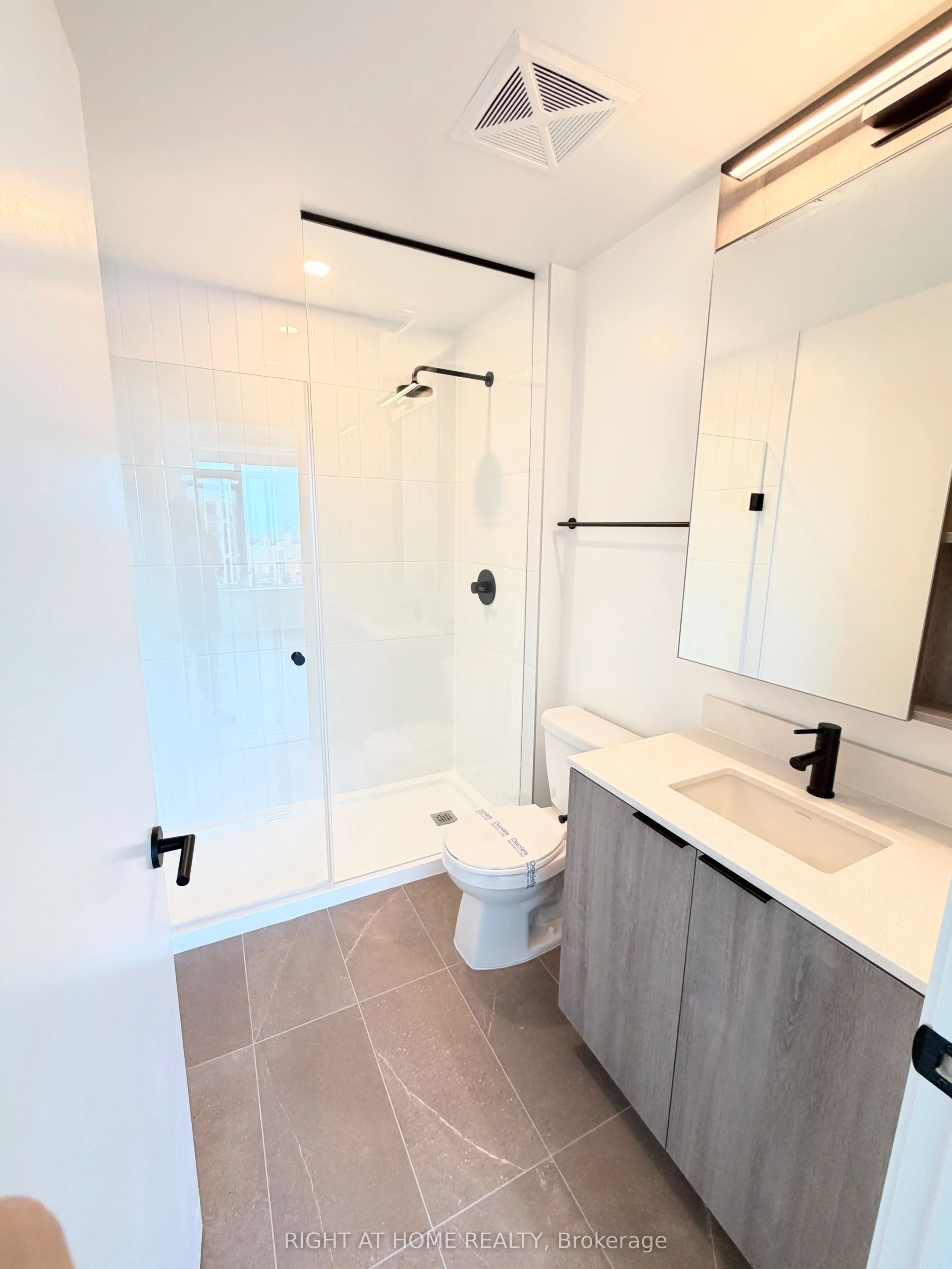 2495 Eglinton Avenue W #1011
