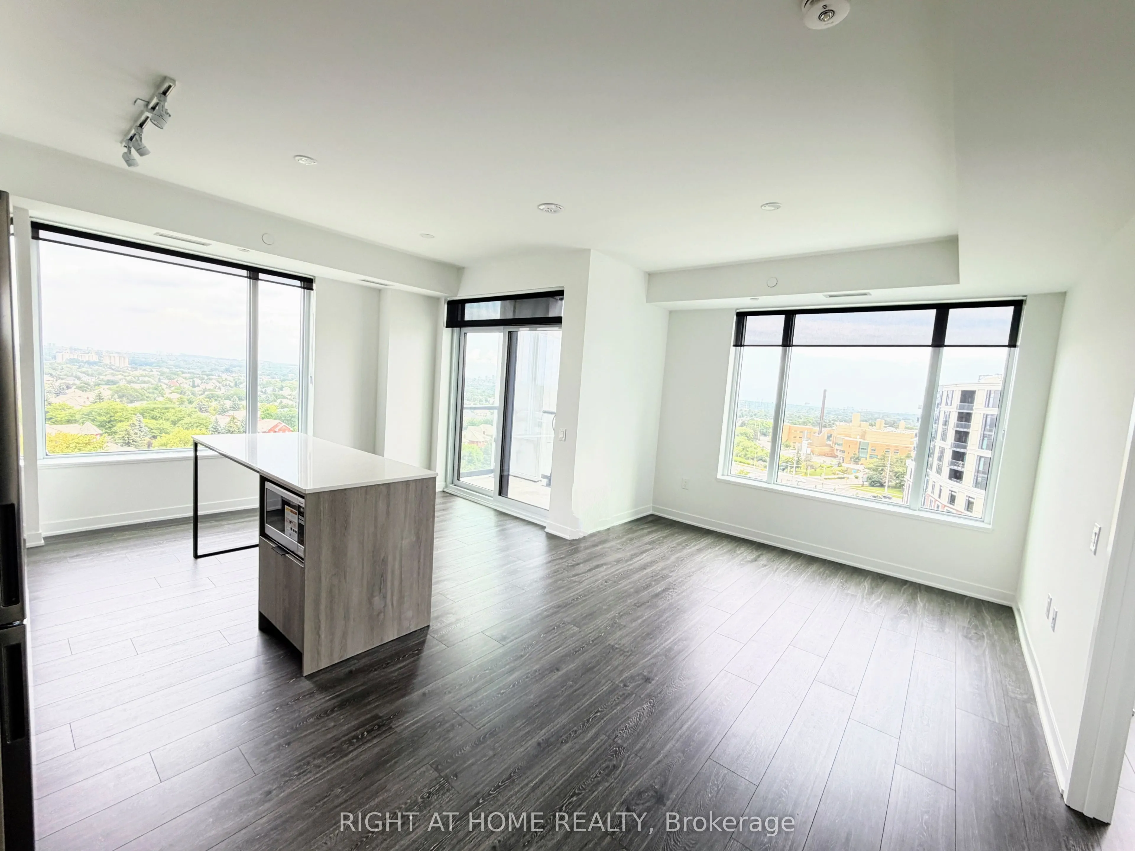2495 Eglinton Avenue W #1011