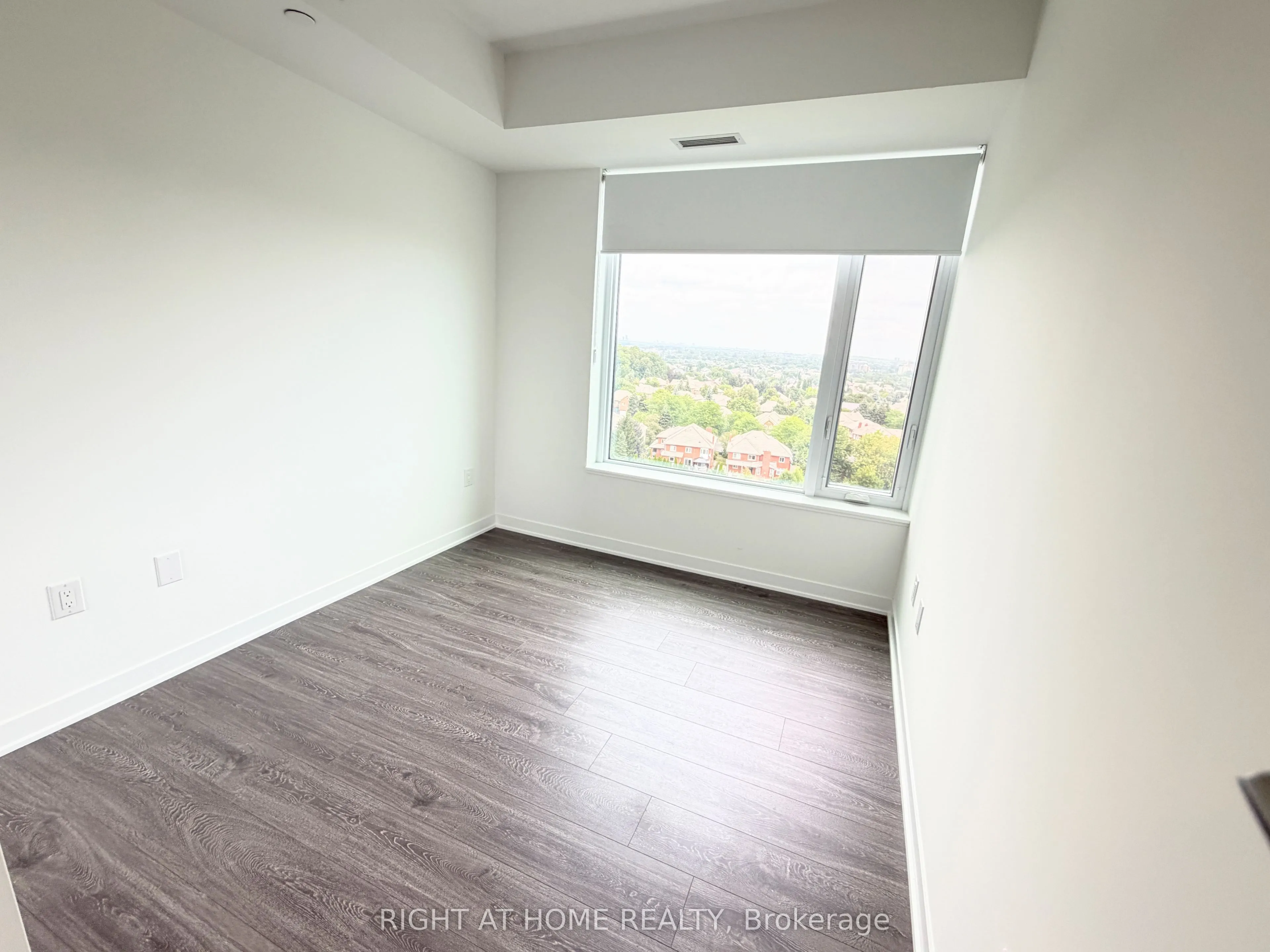 2495 Eglinton Avenue W #1011