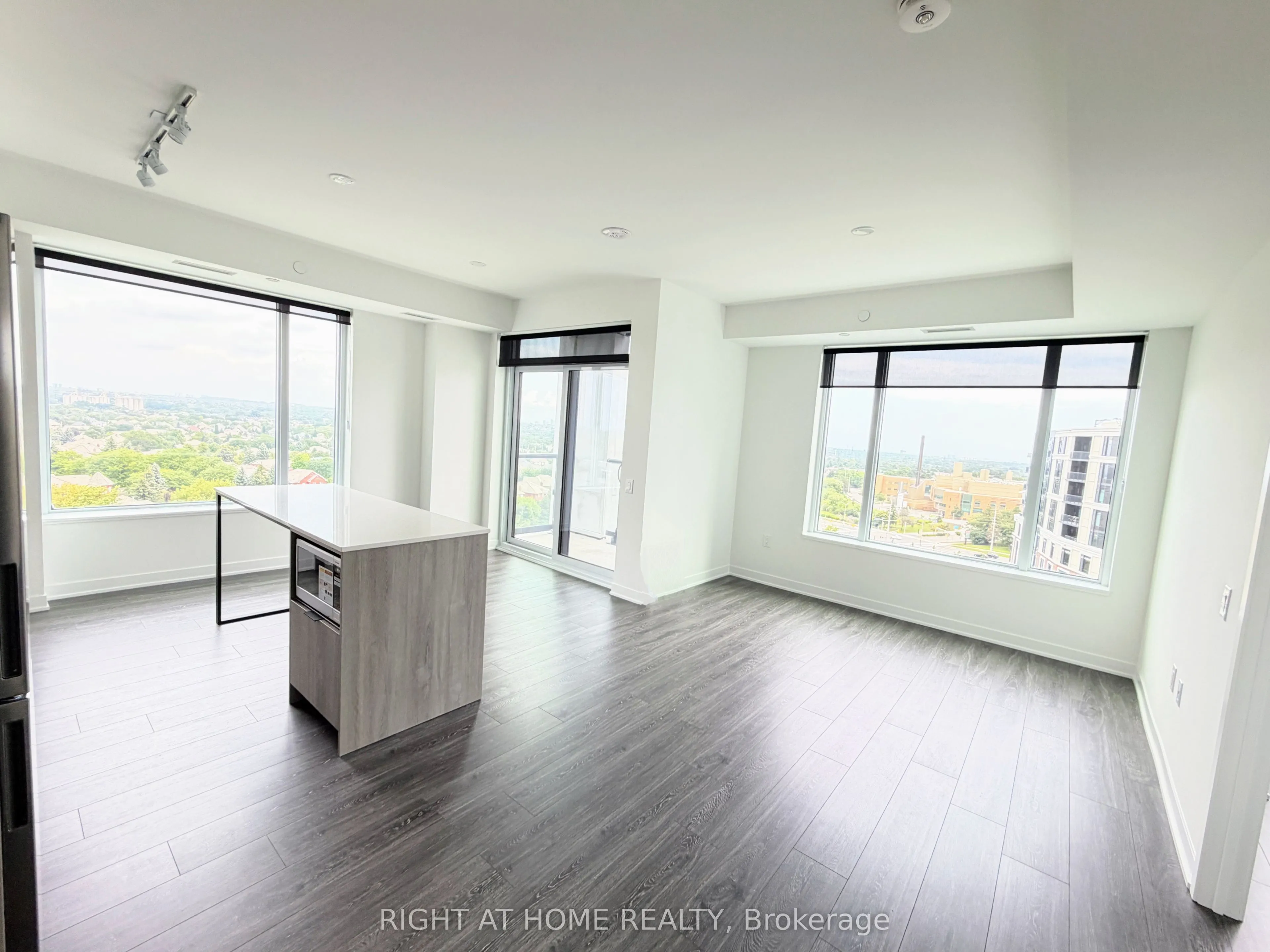 2495 Eglinton Avenue W #1011