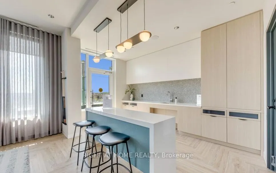 2495 Eglinton Avenue W #1011