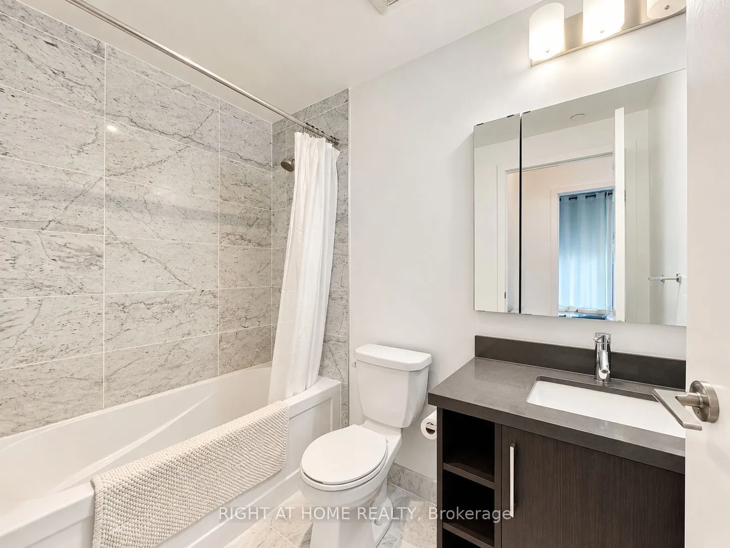 2200 Lake Shore Boulevard W #LPH06