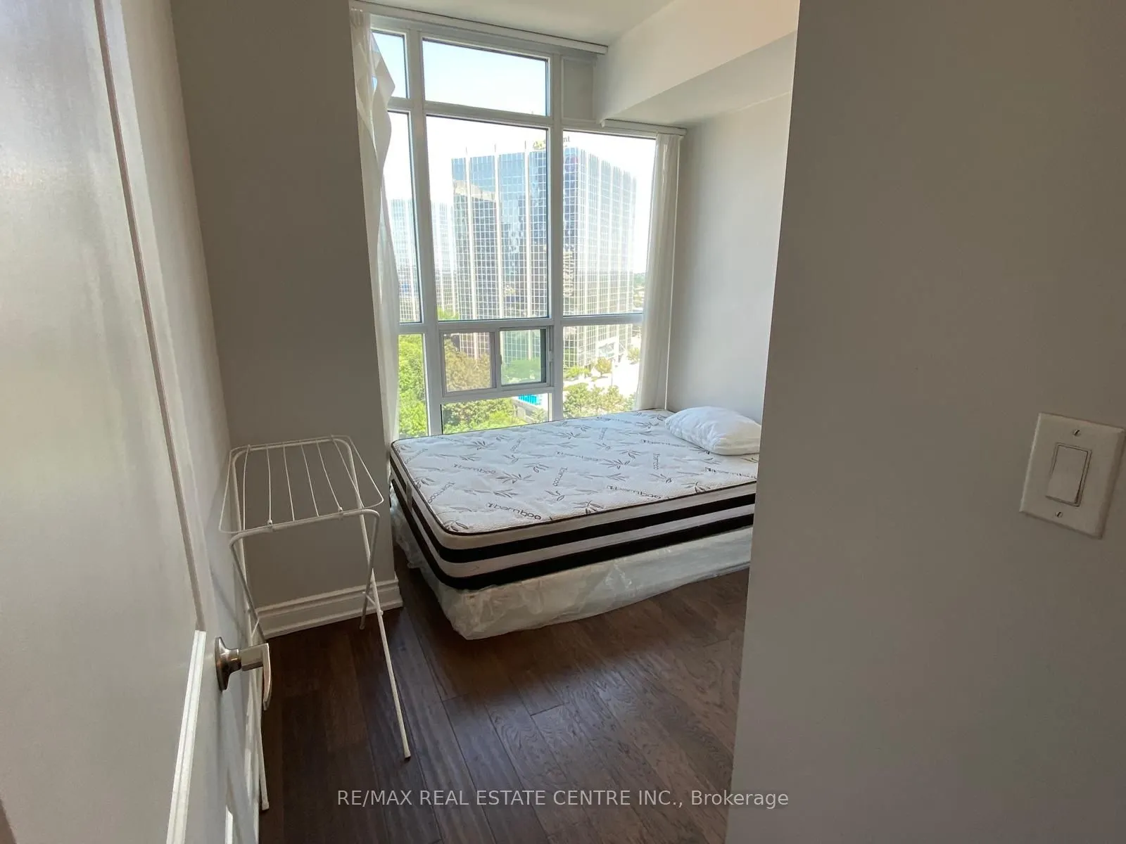 80 Absolute Avenue #1209