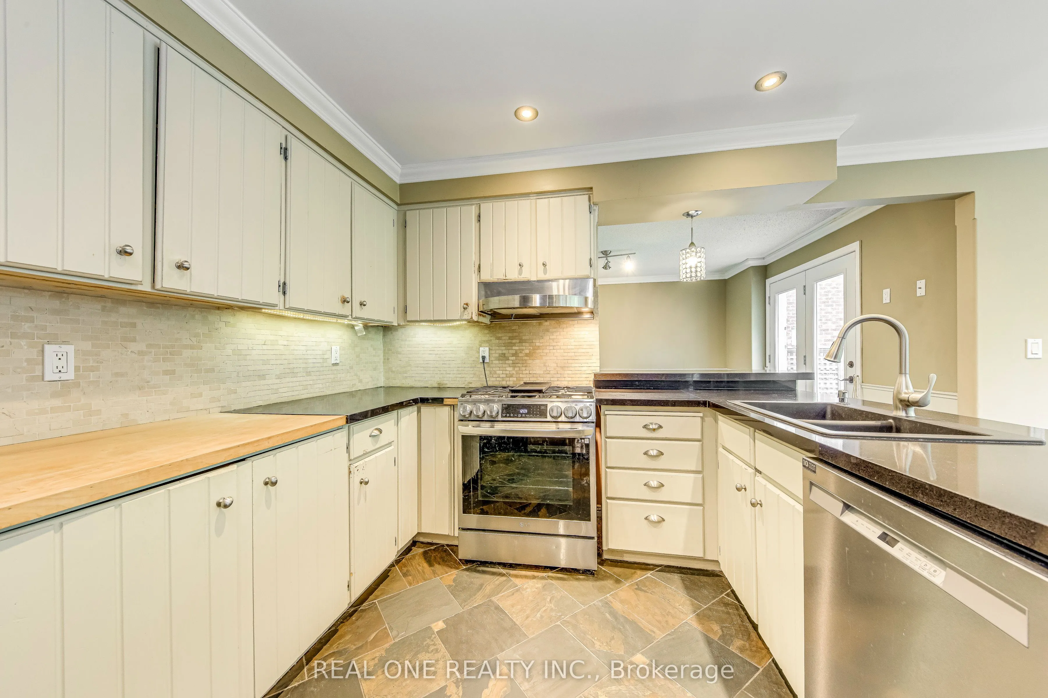 1236 Woodview Drive