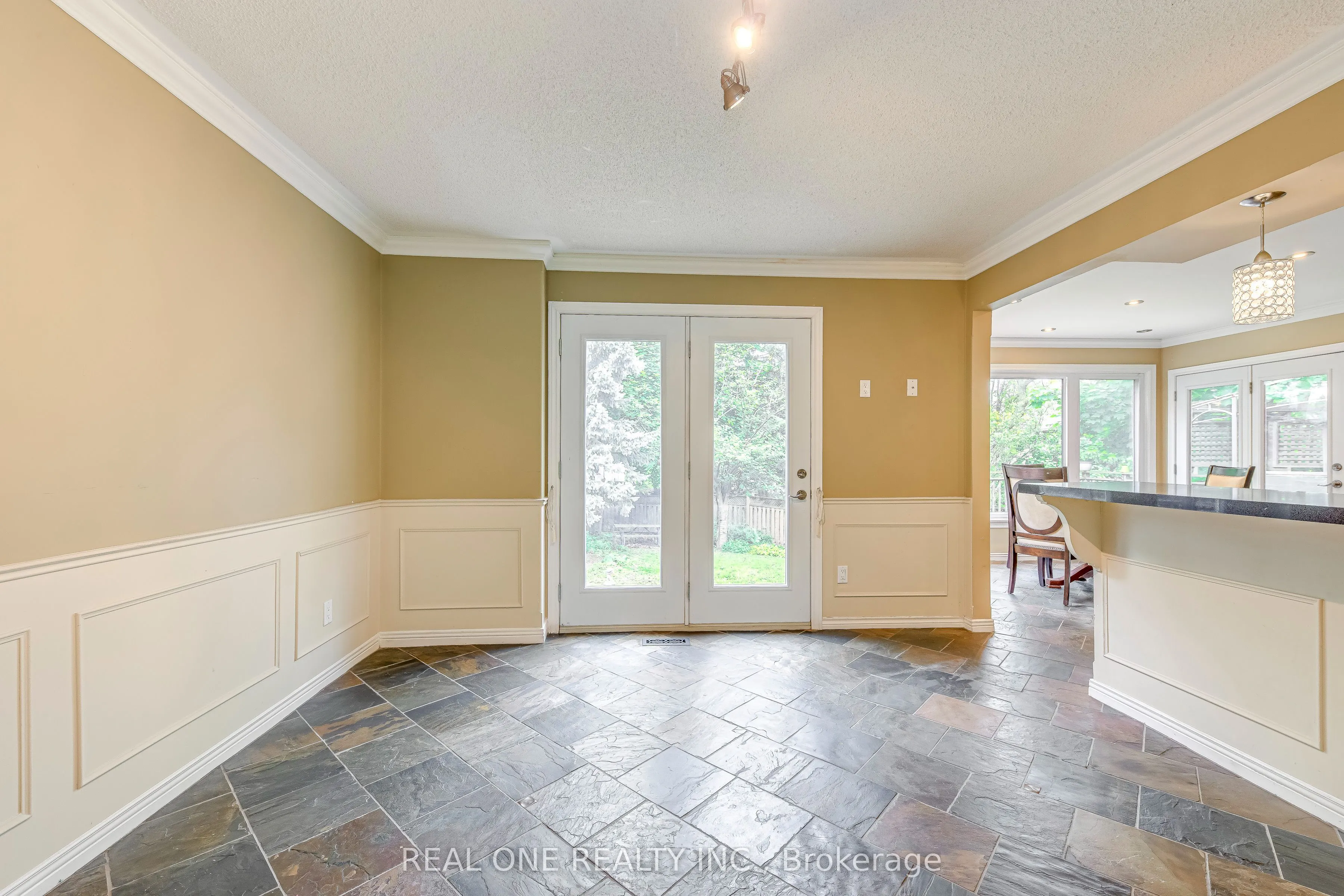 1236 Woodview Drive