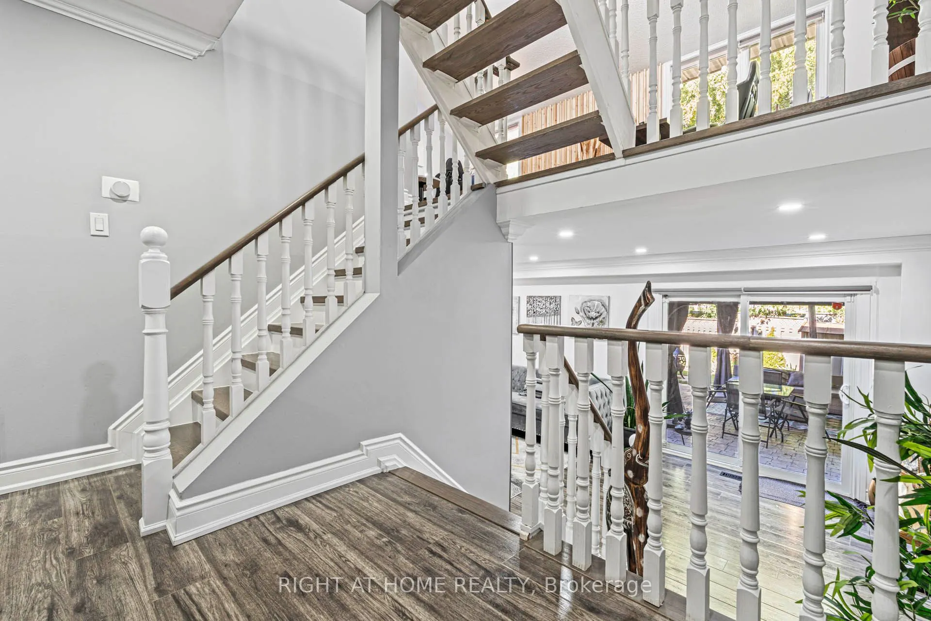 36 Burton Road W