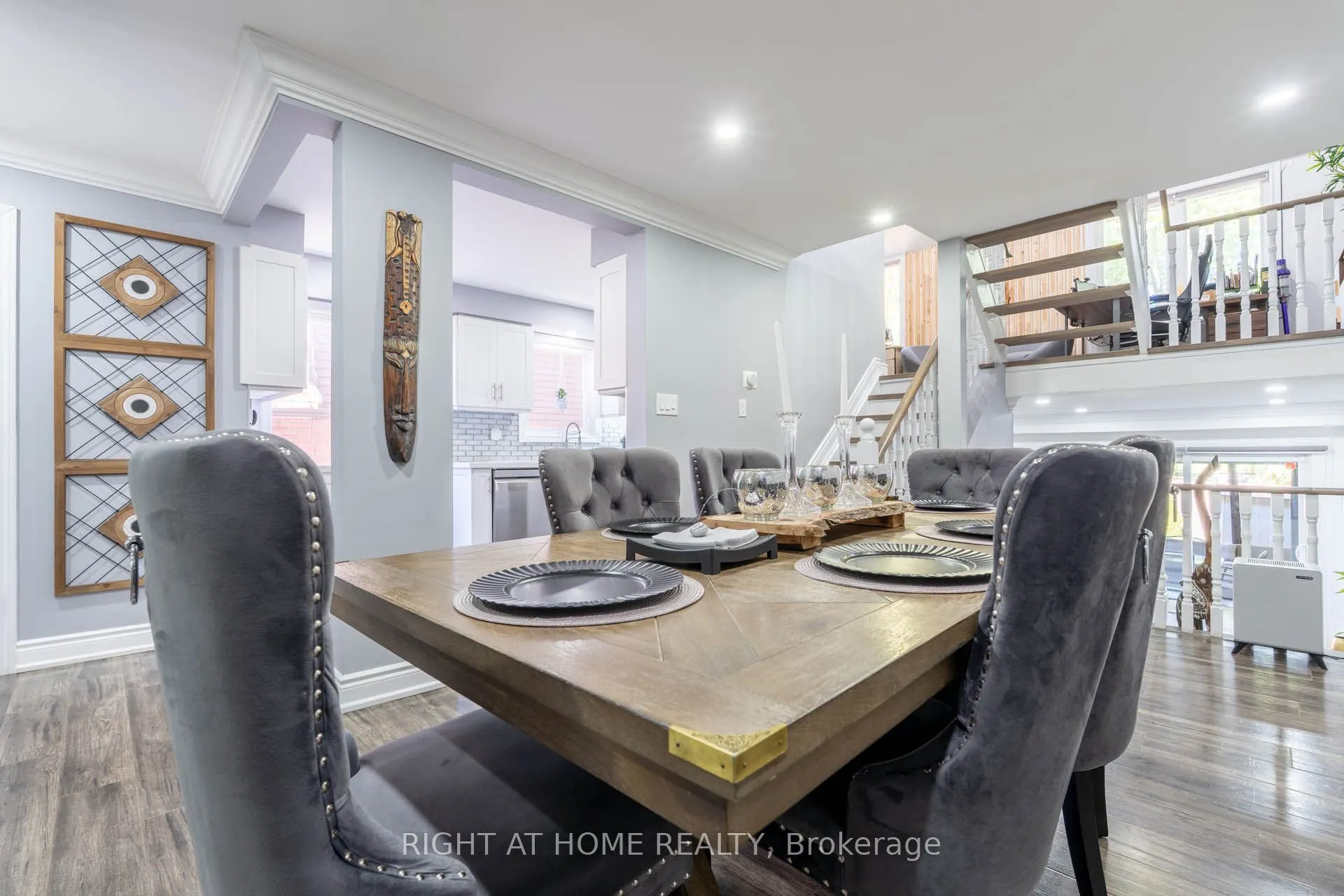 36 Burton Road W