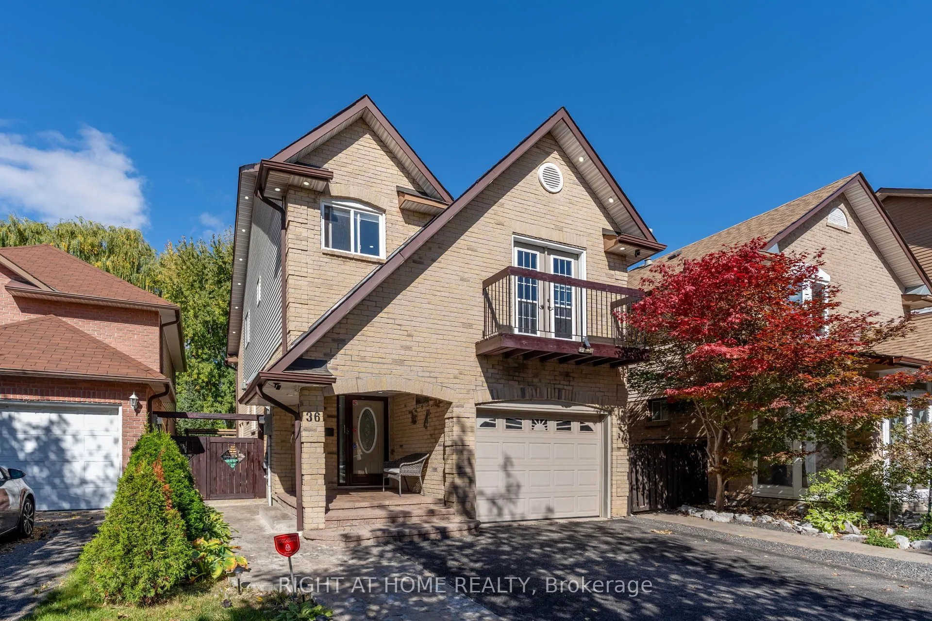 36 Burton Road W