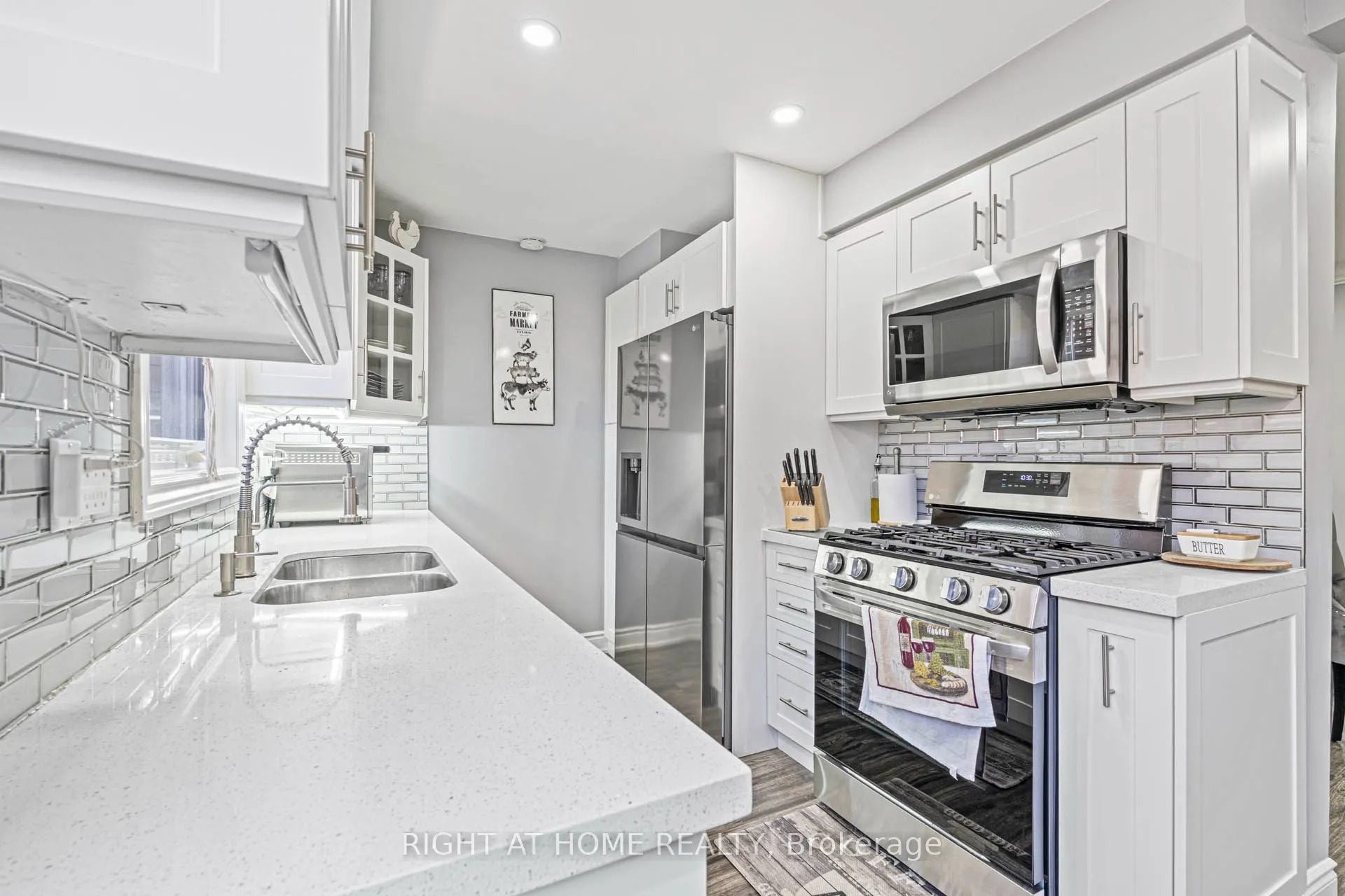 36 Burton Road W