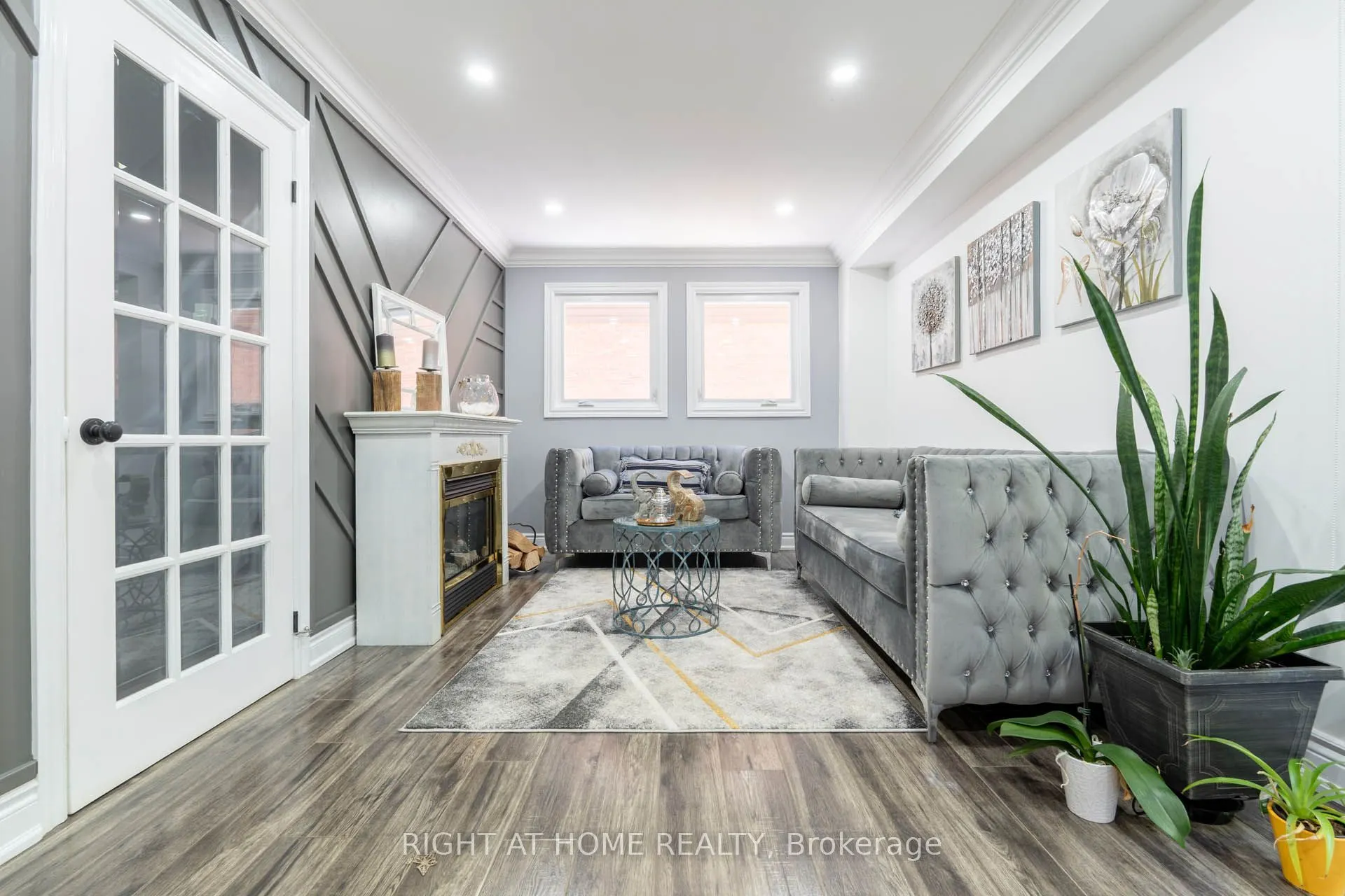 36 Burton Road W