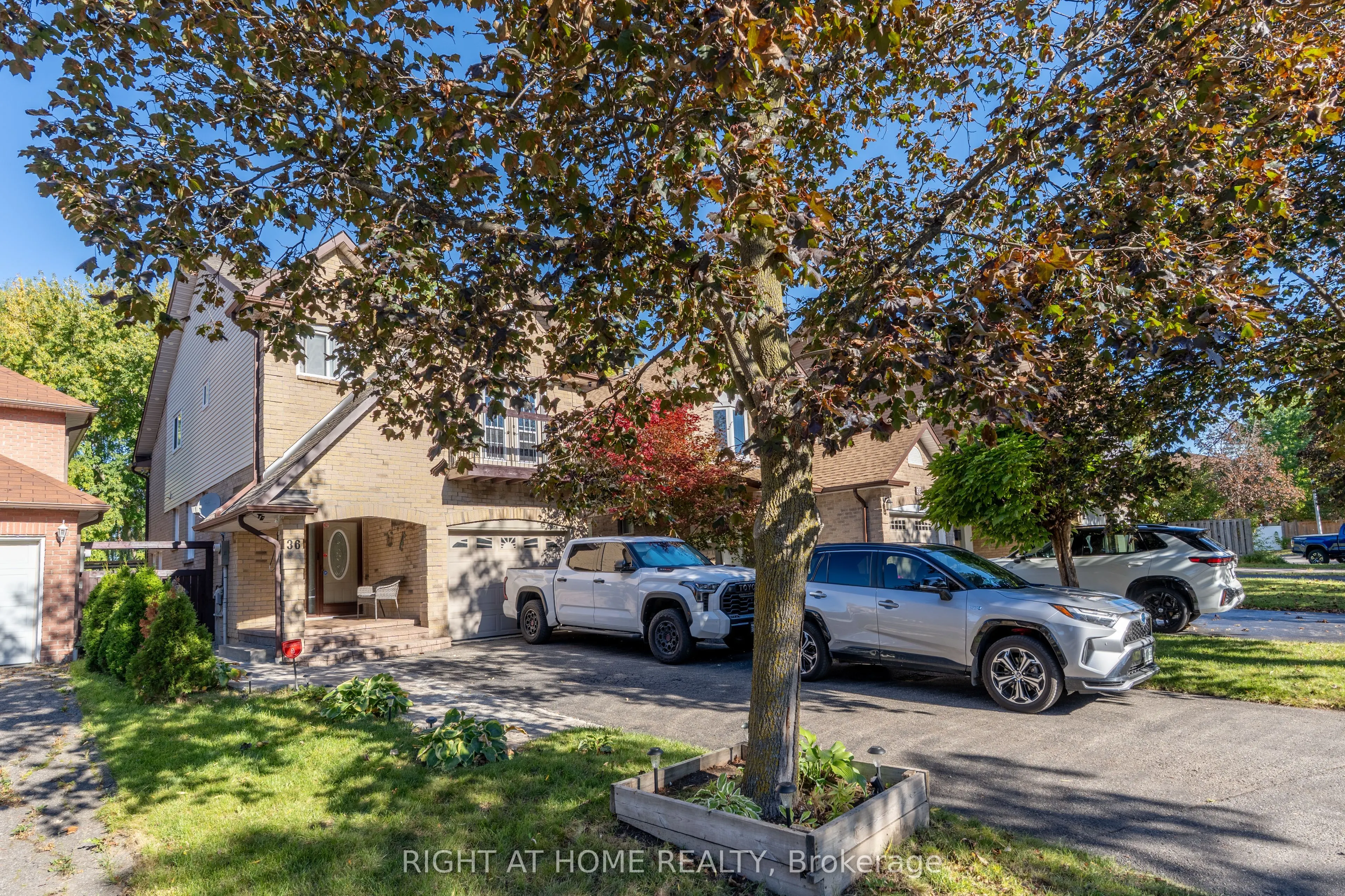 36 Burton Road W