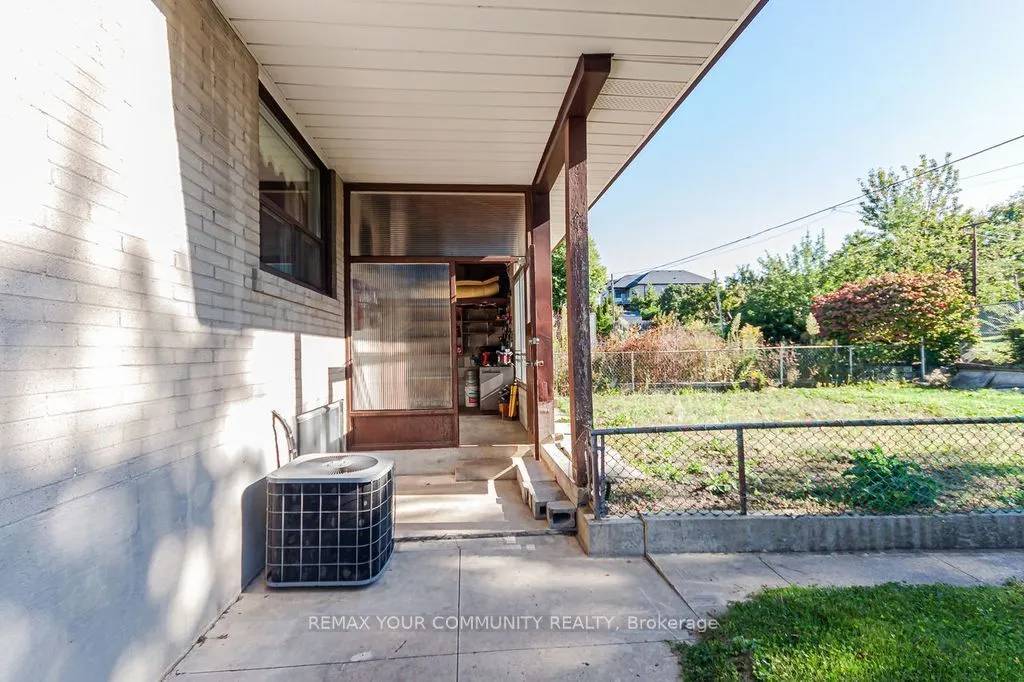 15 Valencia Crescent