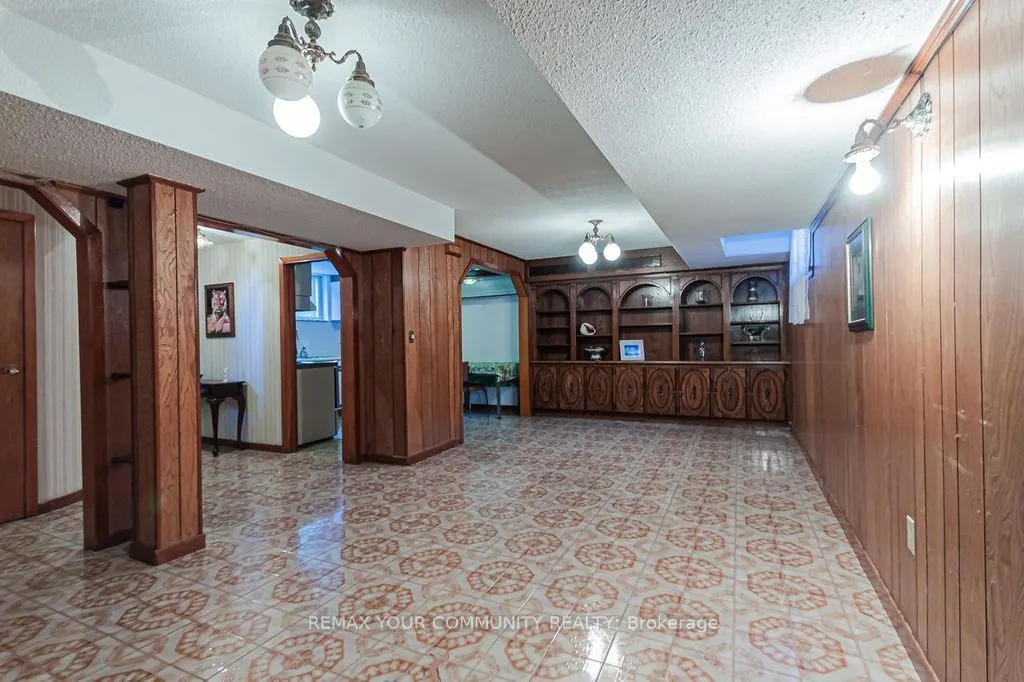 15 Valencia Crescent