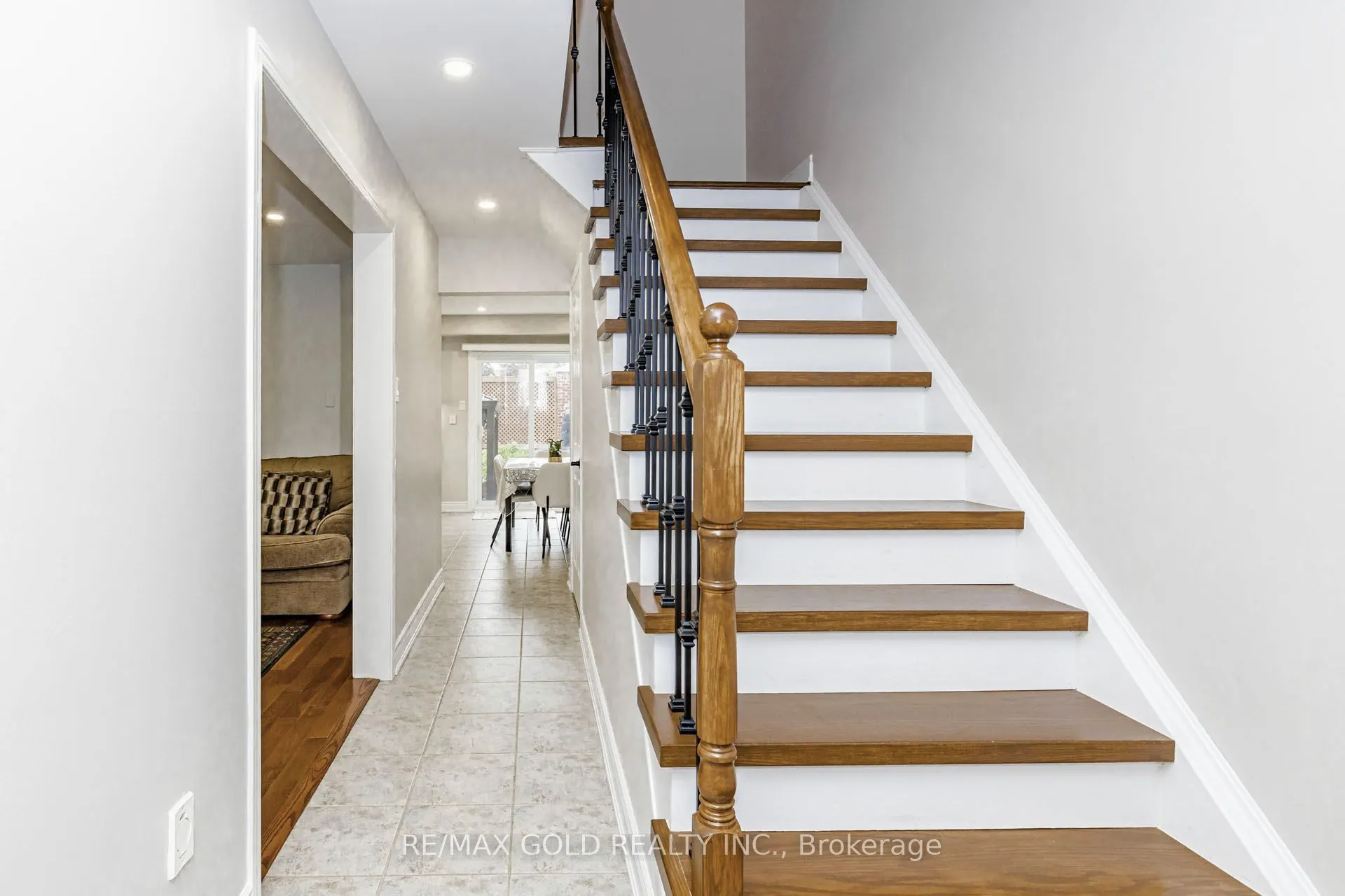 36 Summerdale Crescent