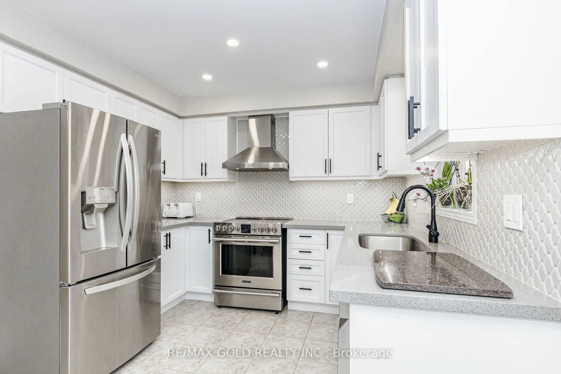 36 Summerdale Crescent