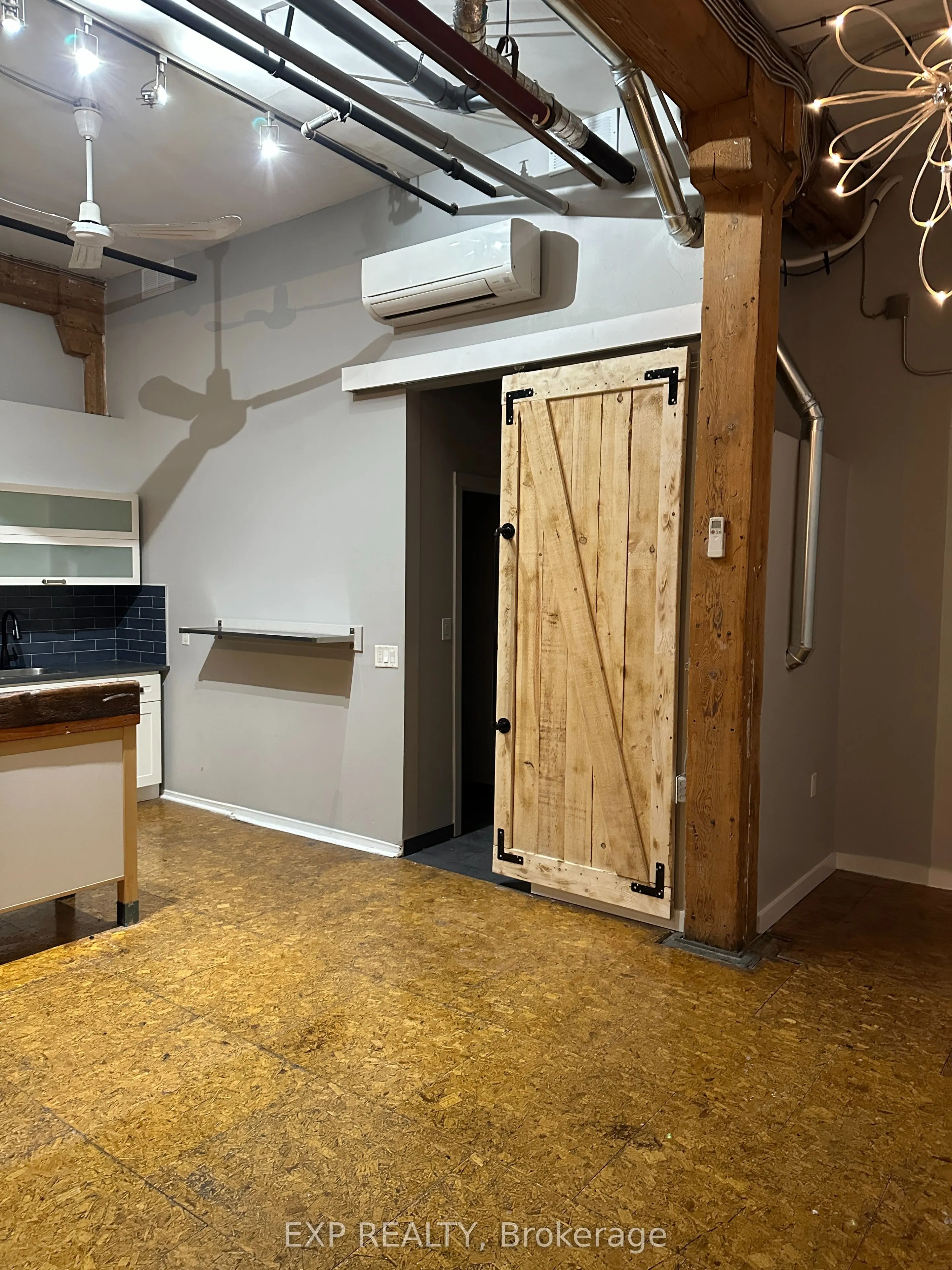 2480 Dundas Street W #2474