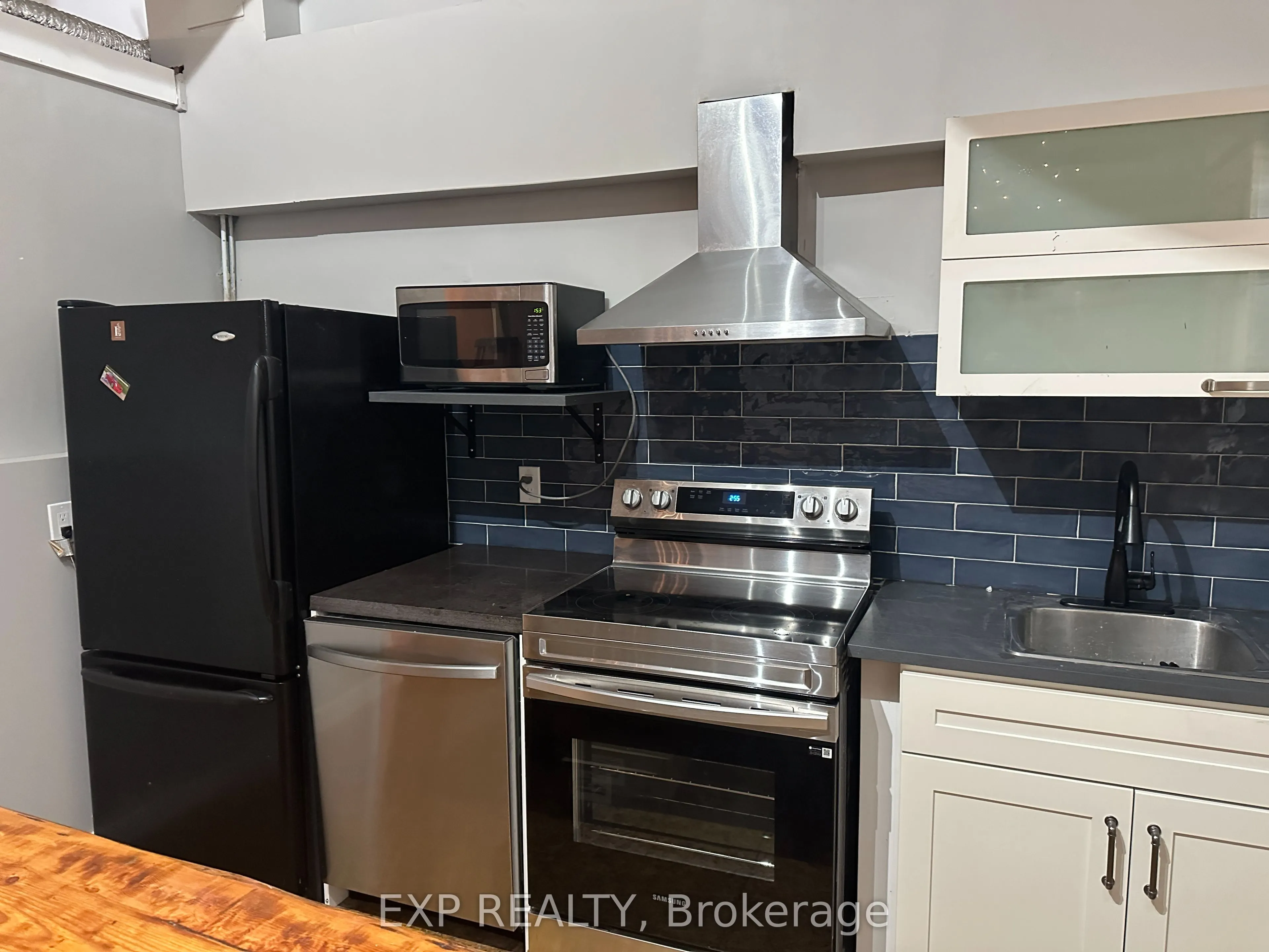 2480 Dundas Street W #2474