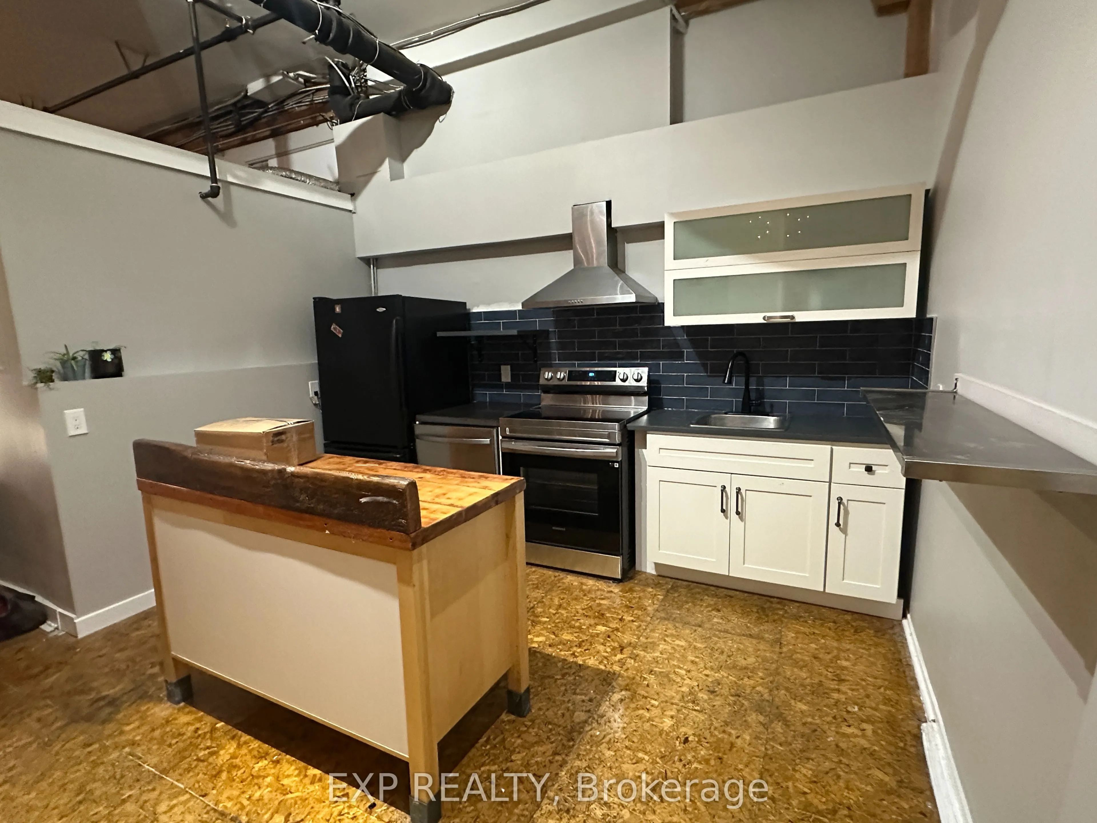2480 Dundas Street W #2474