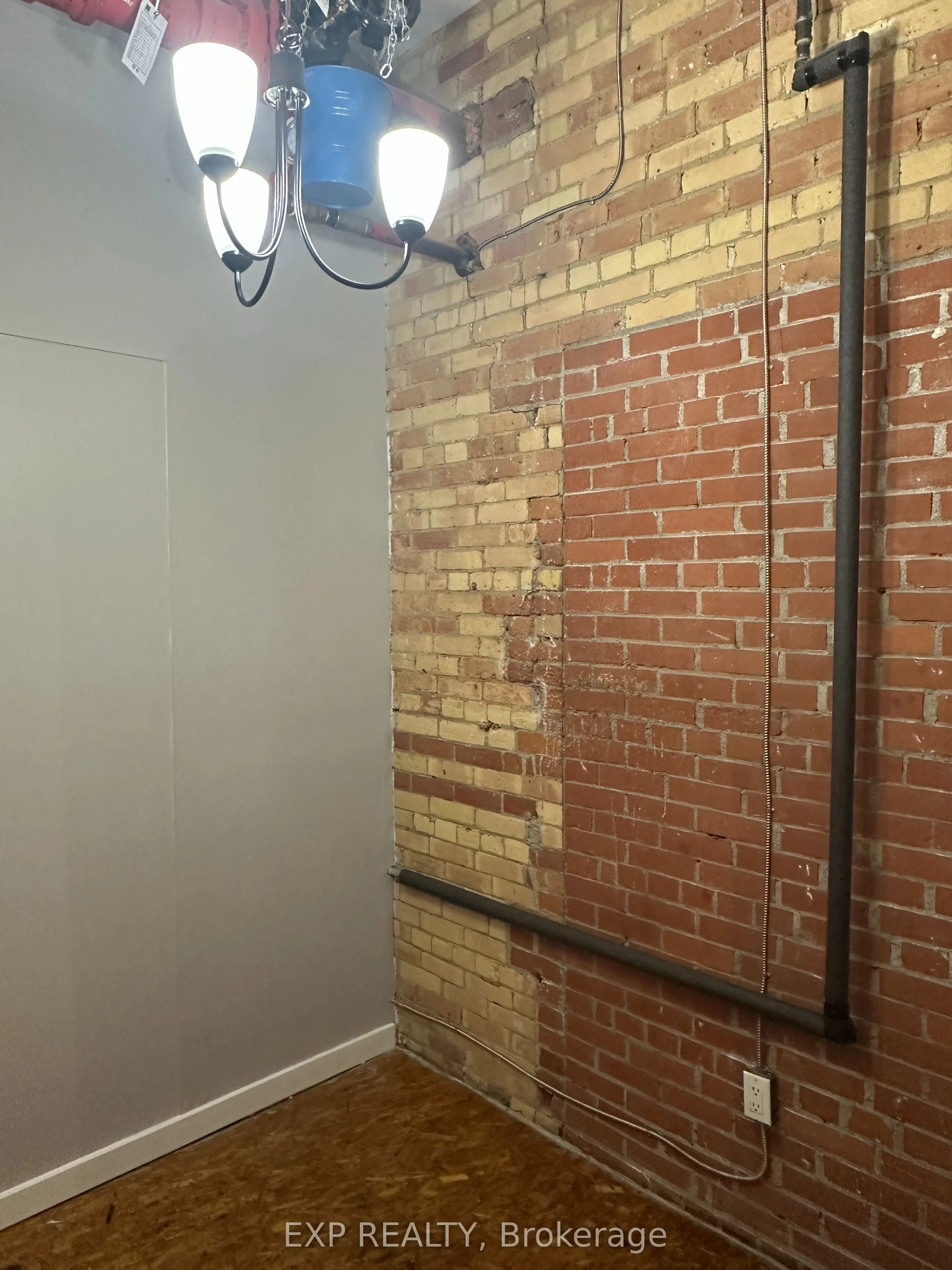 2480 Dundas Street W #2474