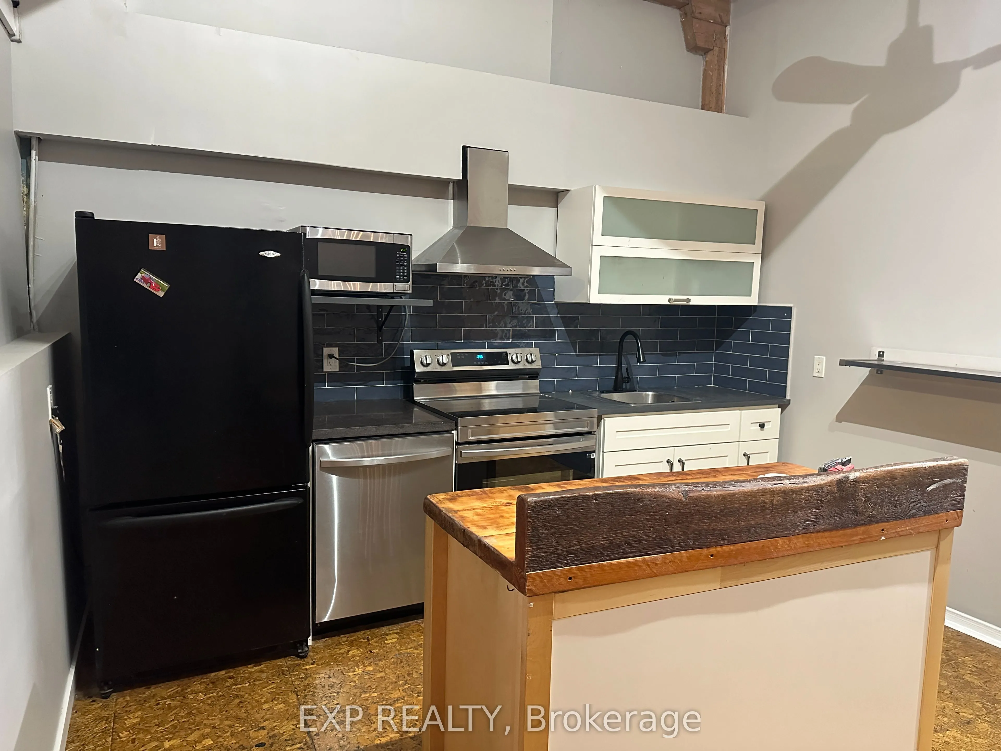 2480 Dundas Street W #2474