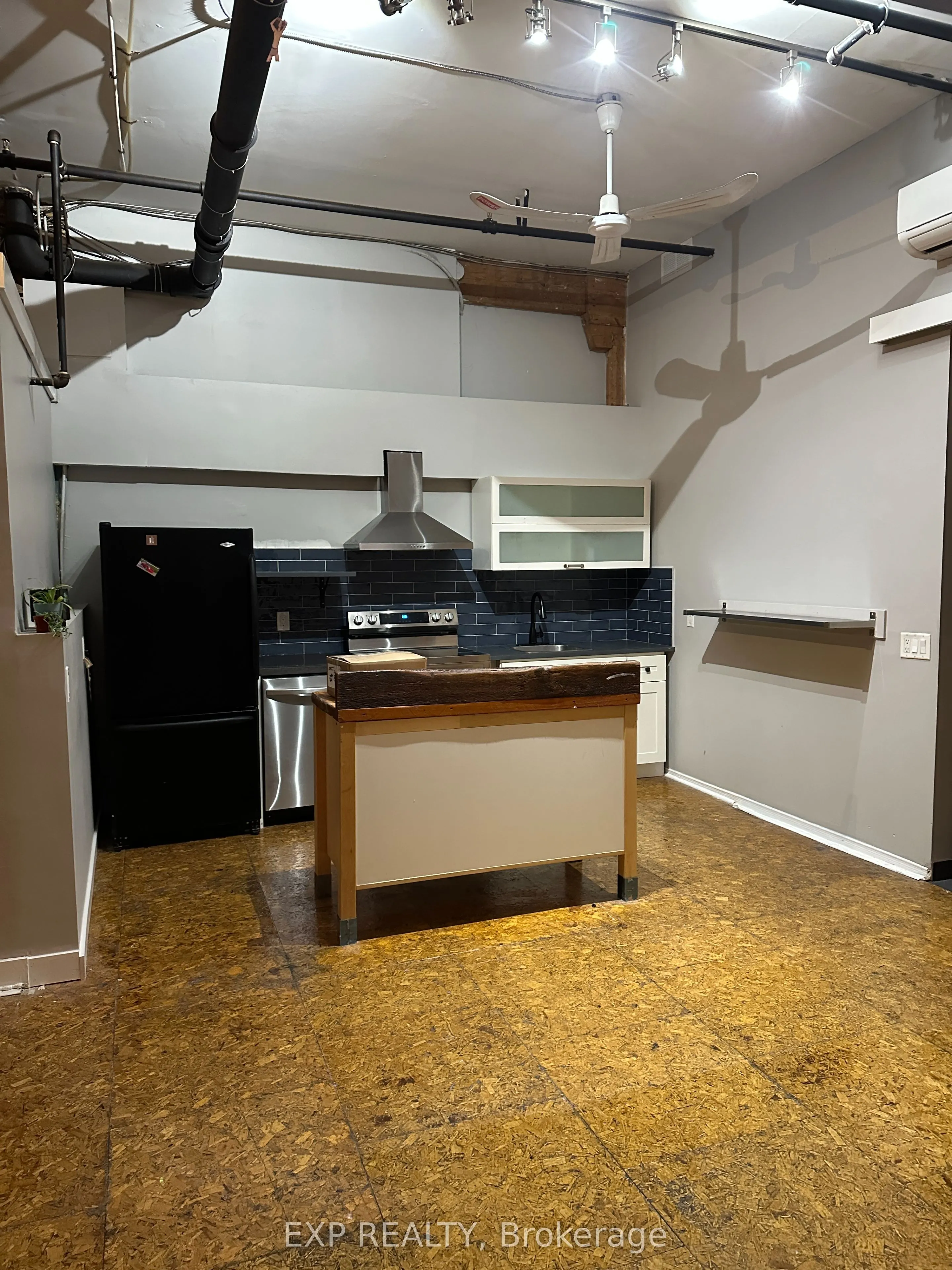 2480 Dundas Street W #2474