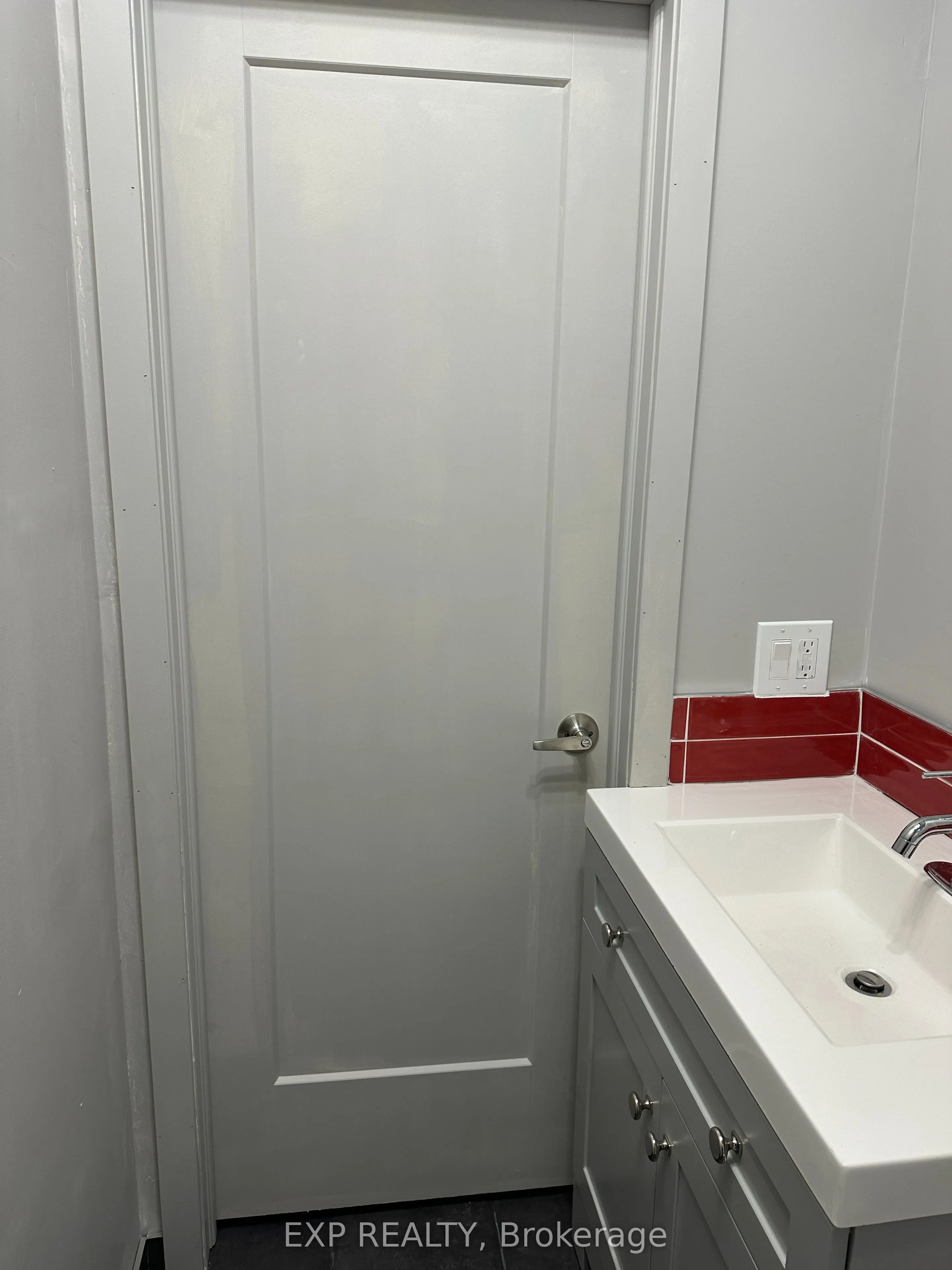 2480 Dundas Street W #2474