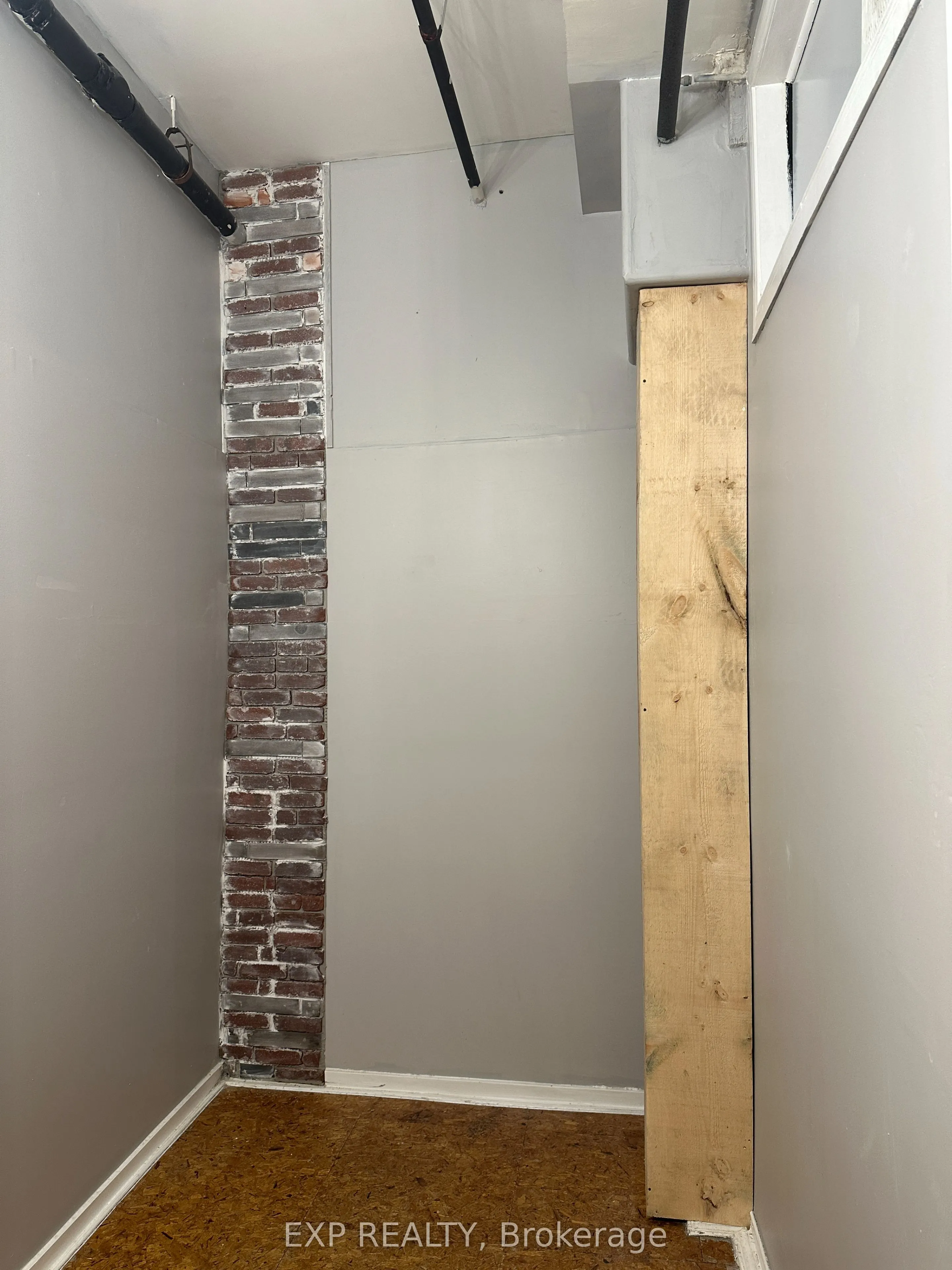 2480 Dundas Street W #2474