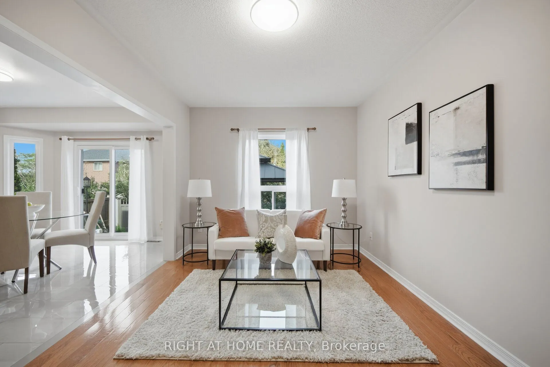 975 Mantle Crescent