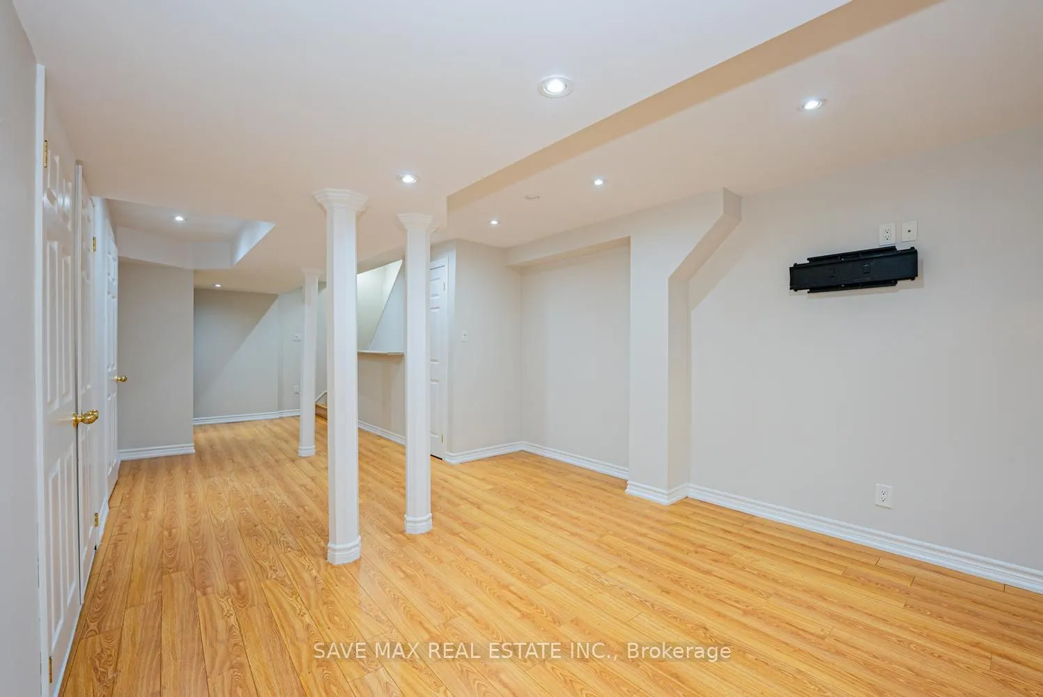 1148 Windbrook Grove