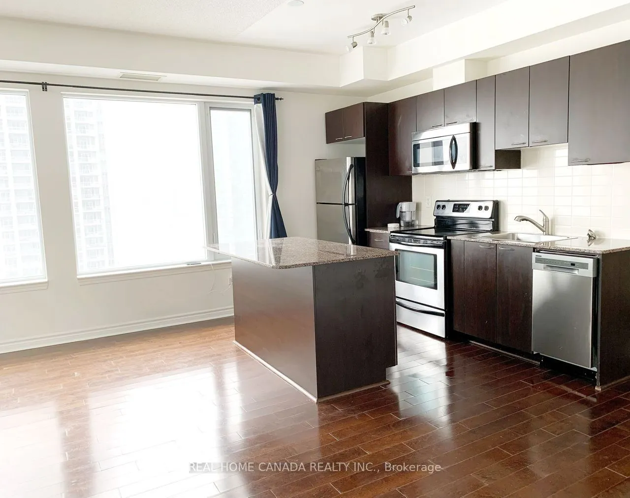 385 Prince Of Wales Drive #1305