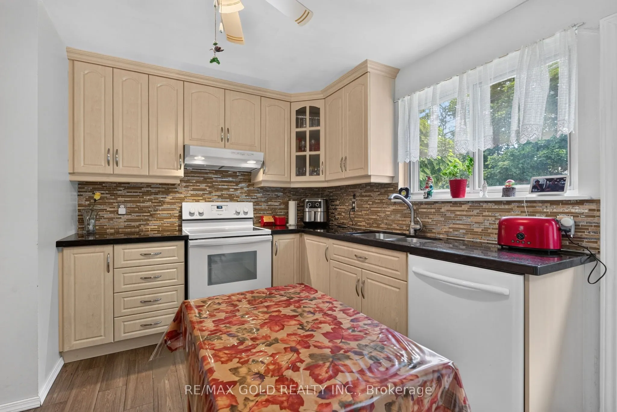 129 Folkstone Crescent
