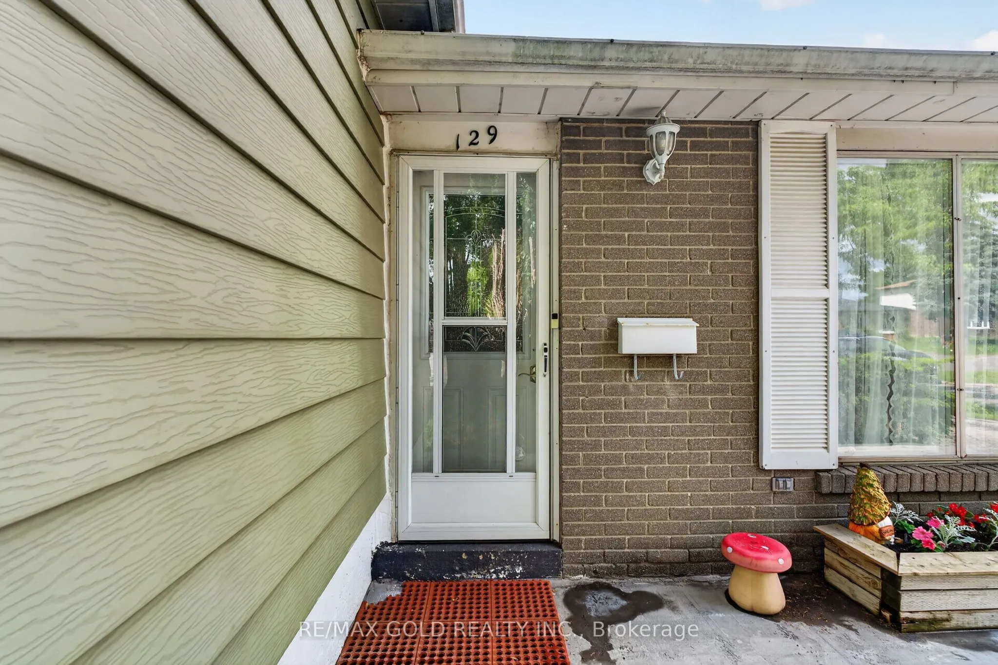 129 Folkstone Crescent