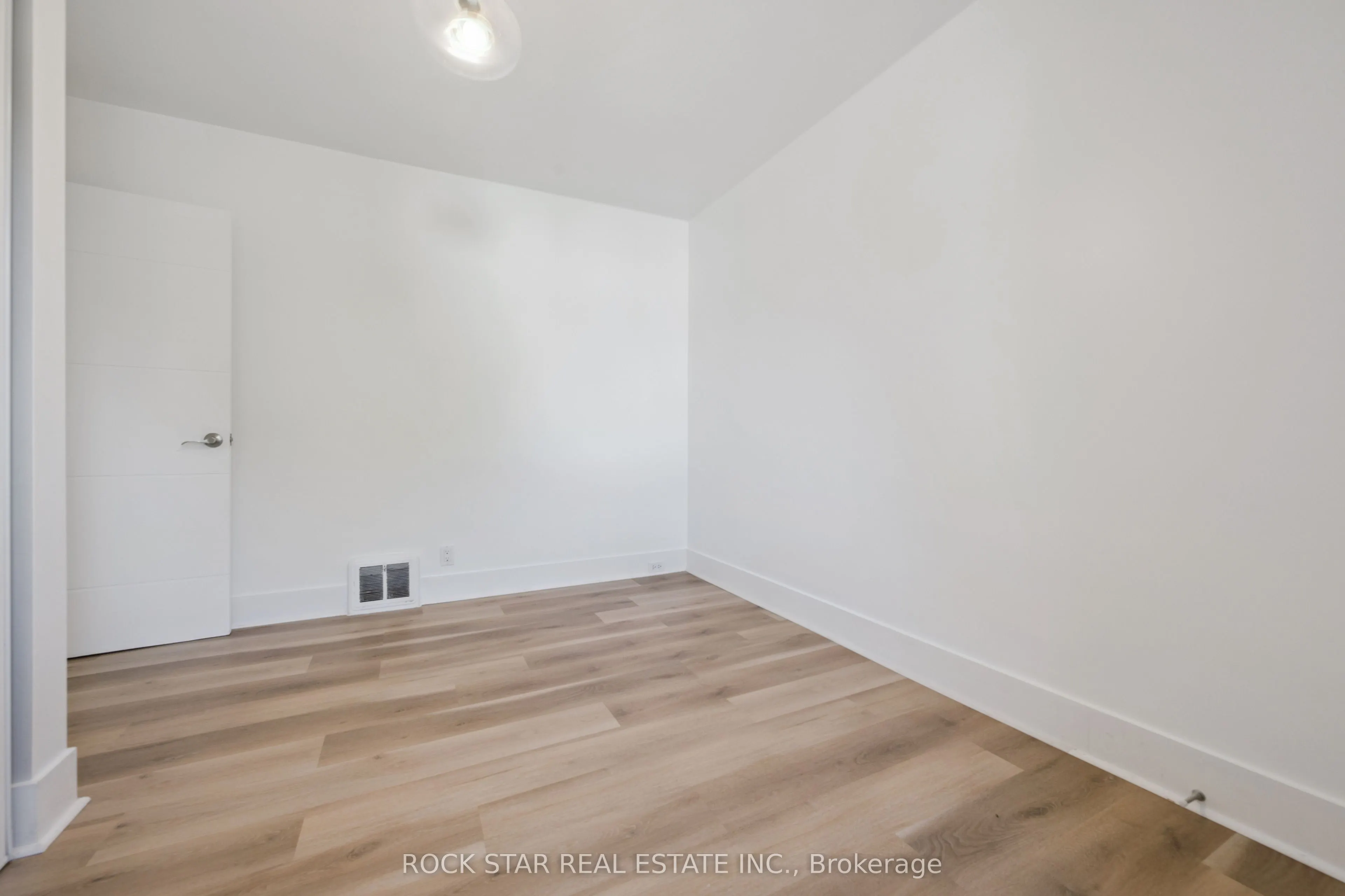 20 Braeburn Avenue