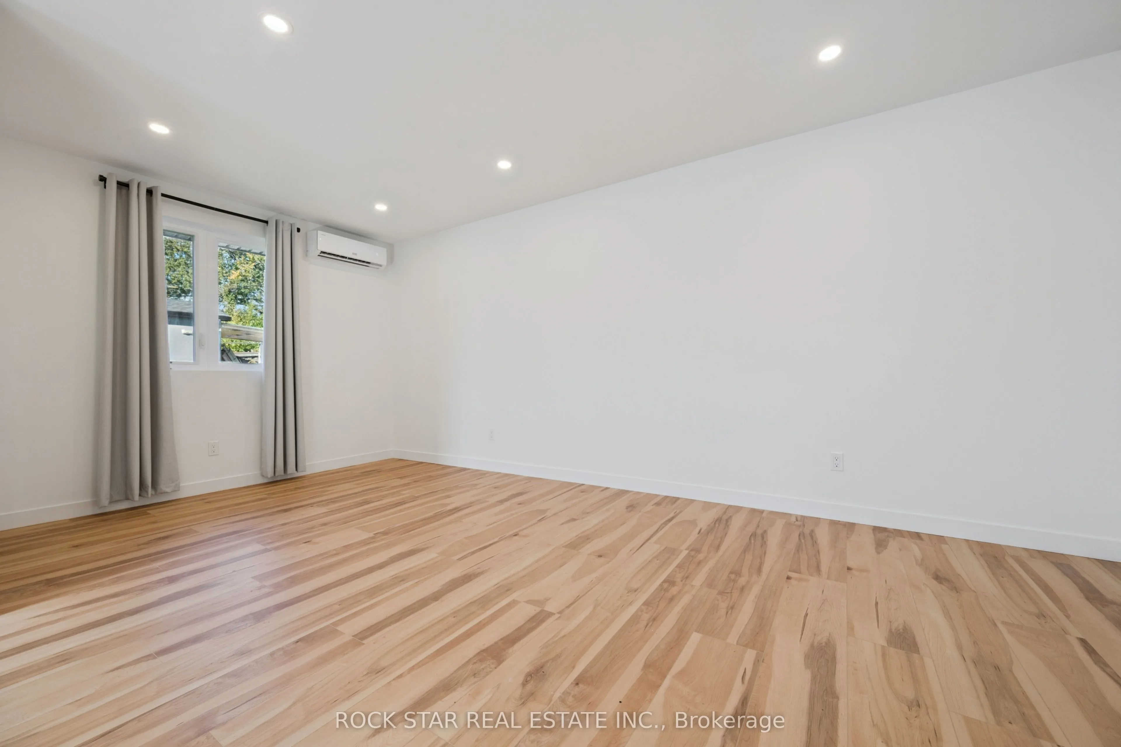 20 Braeburn Avenue
