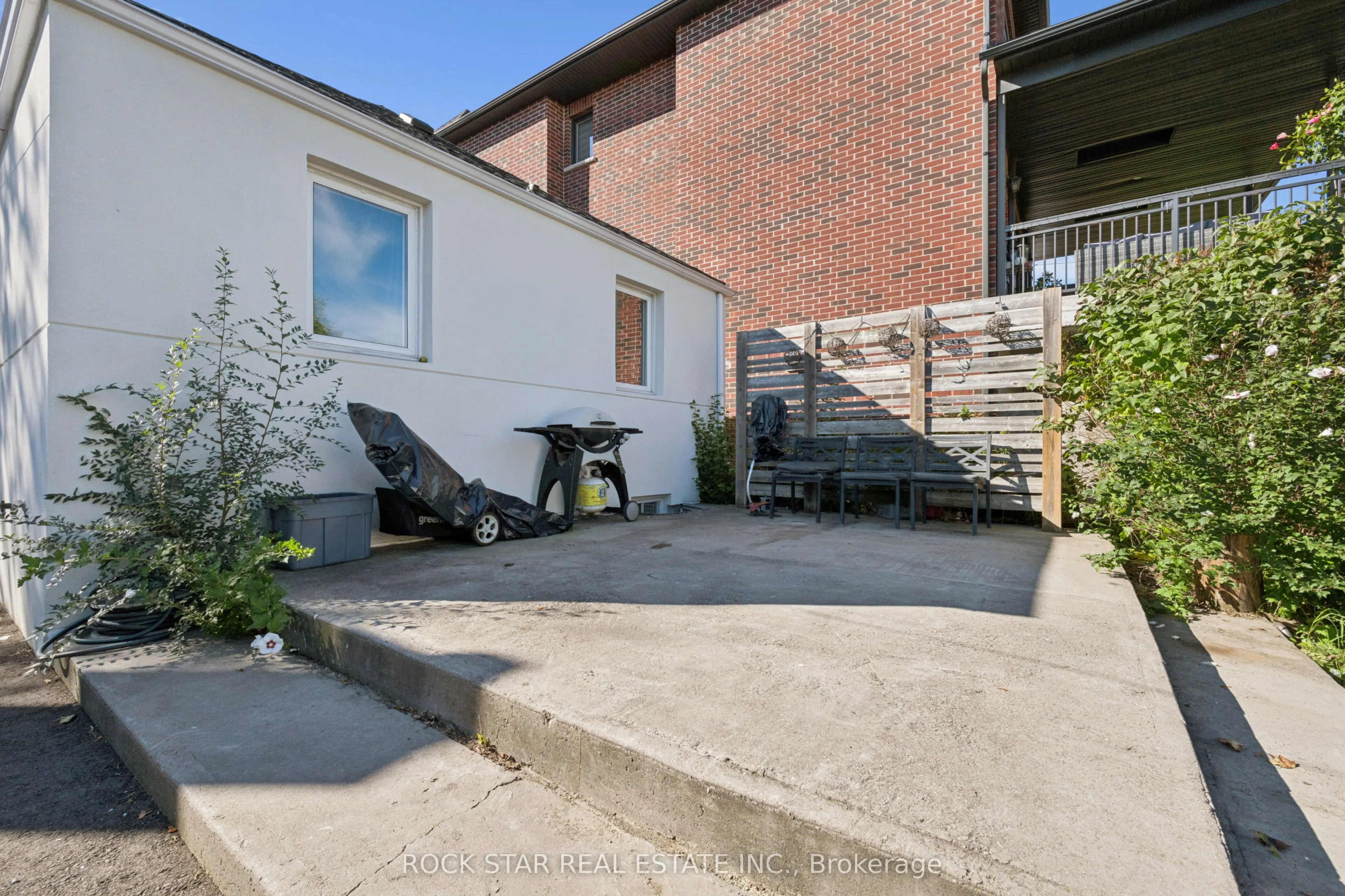 20 Braeburn Avenue