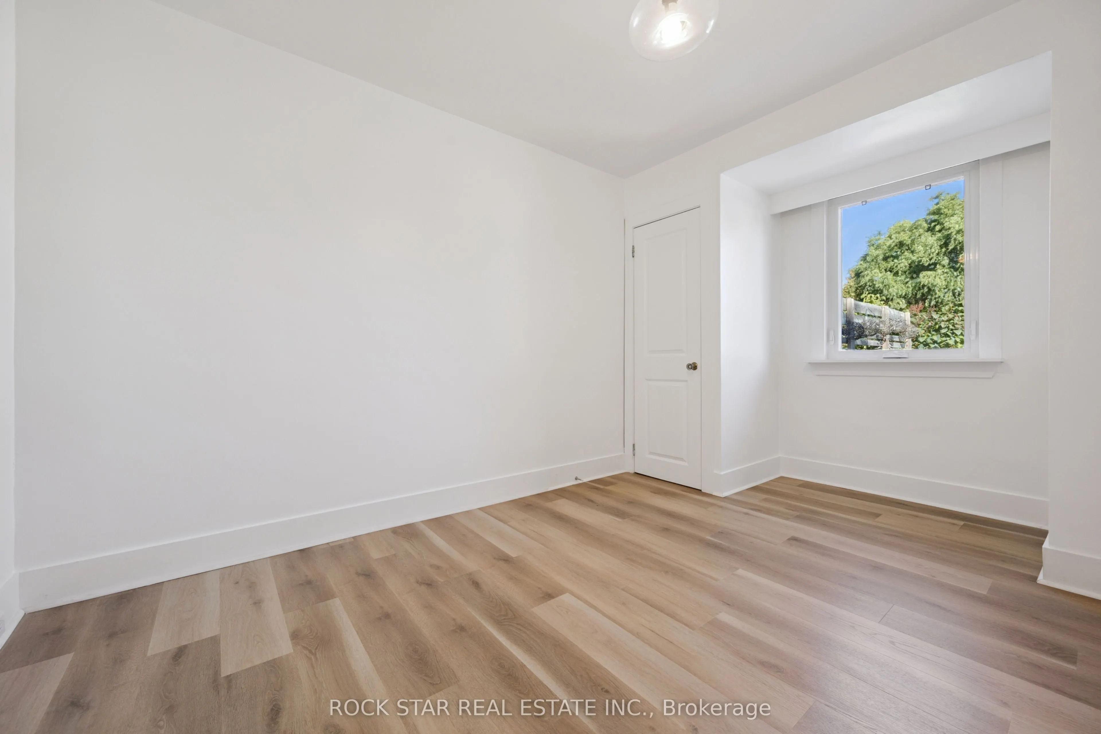 20 Braeburn Avenue