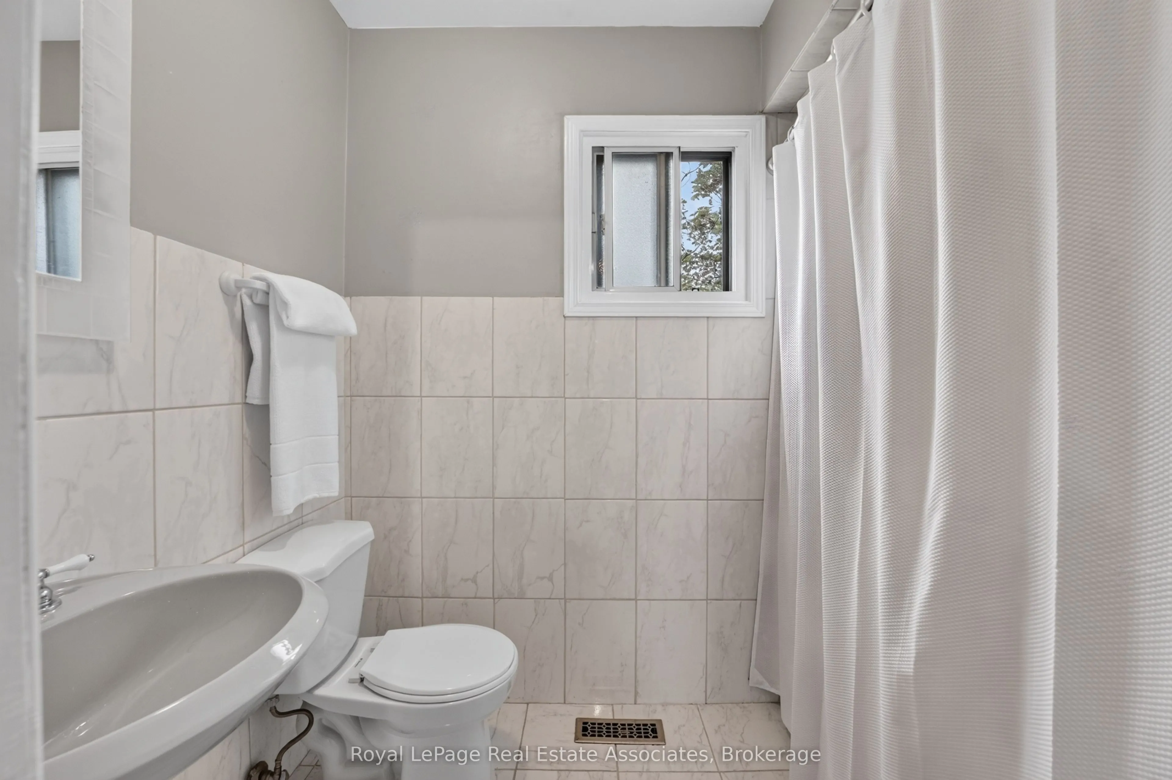 6 Ellerslie Road #6