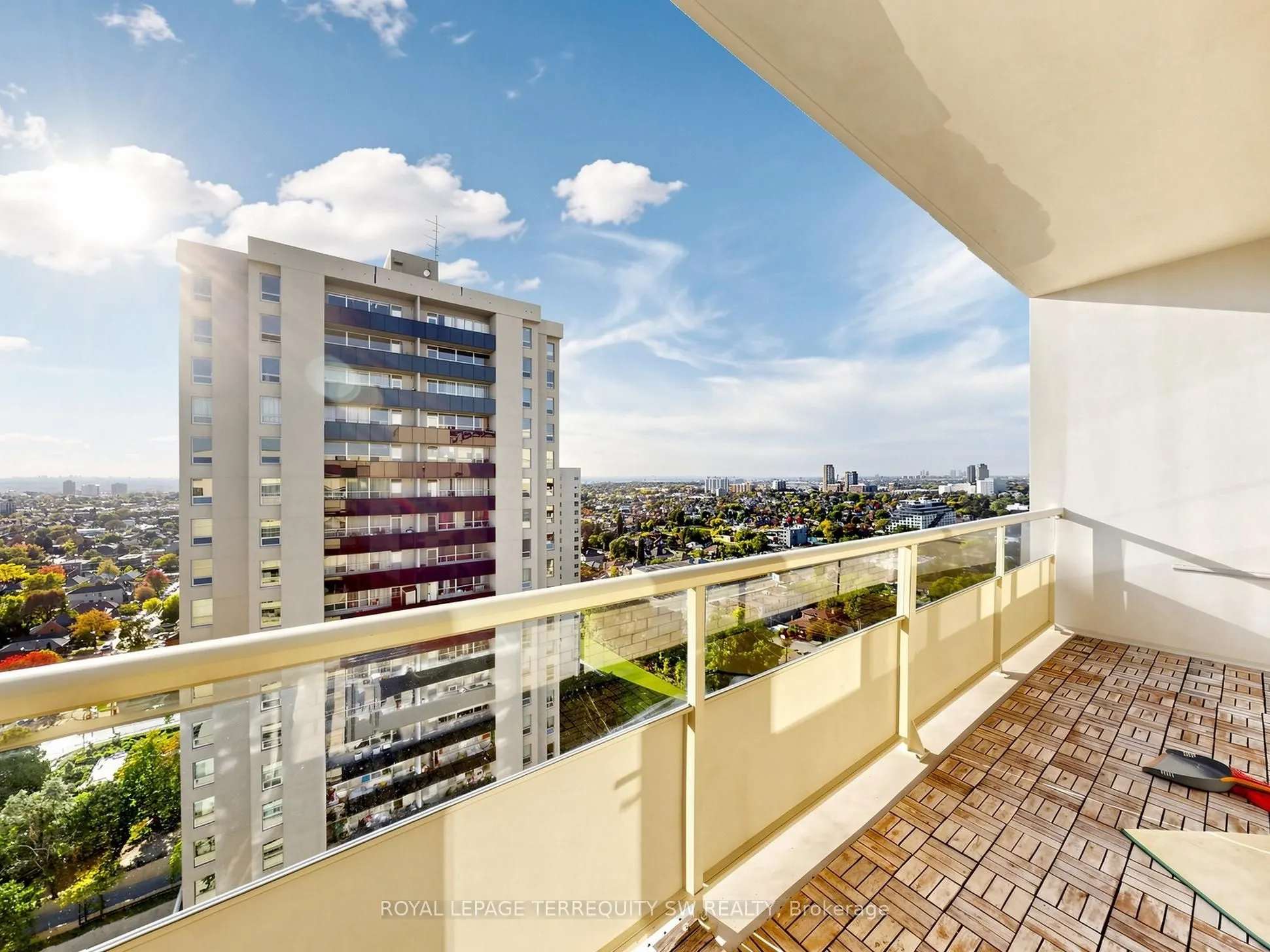 360 Ridelle Ave Avenue #2301
