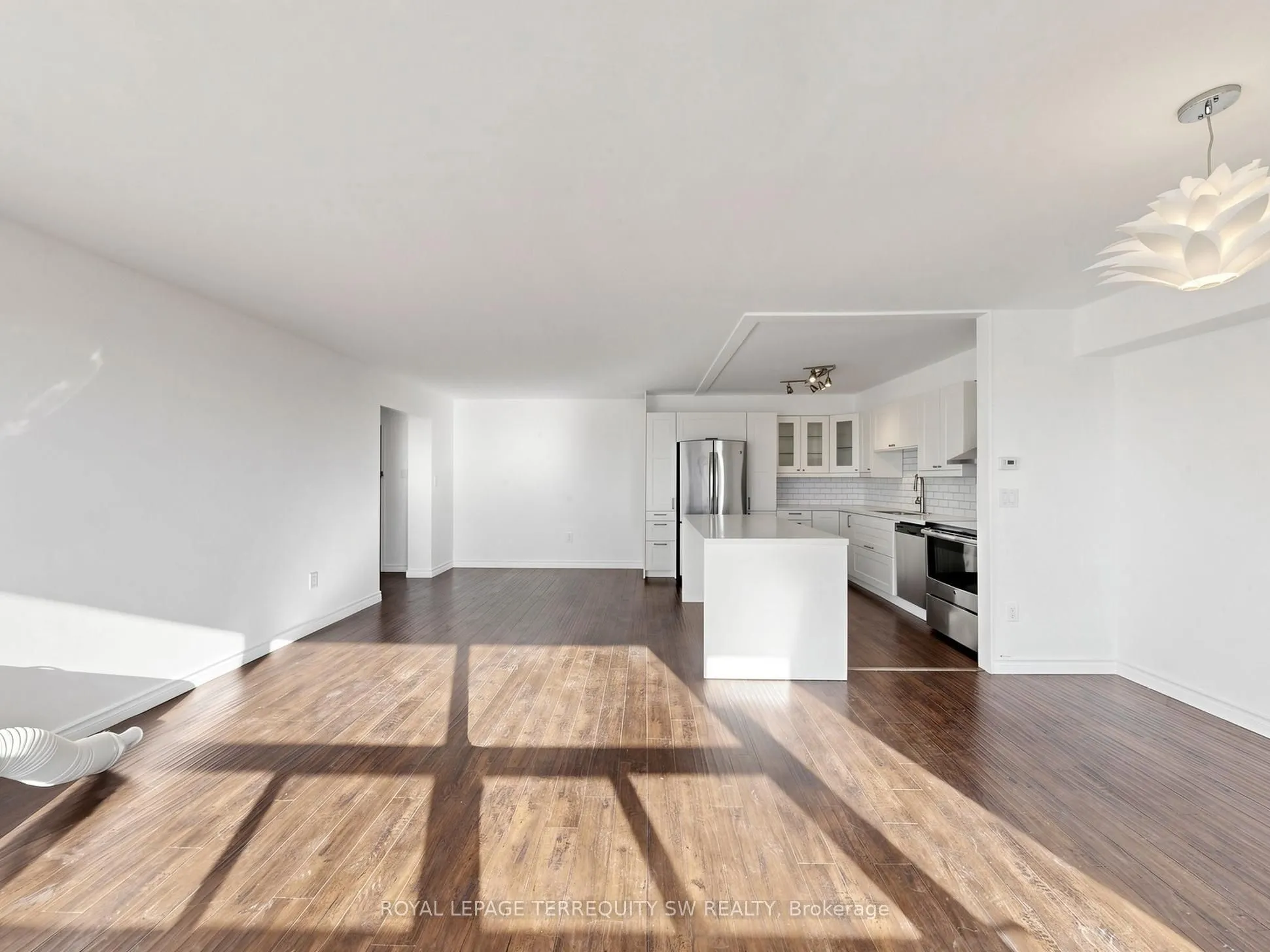 360 Ridelle Ave Avenue #2301