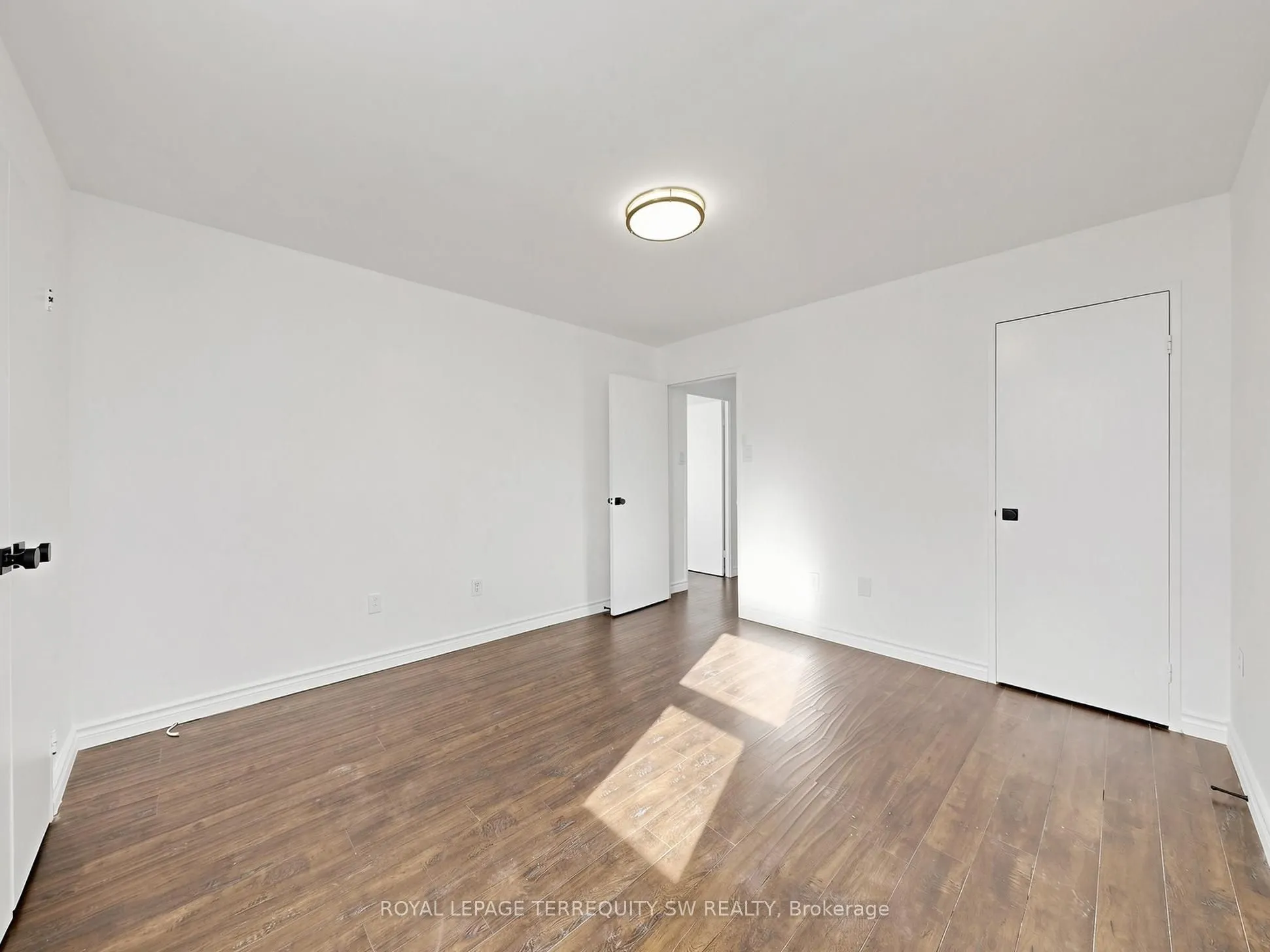 360 Ridelle Ave Avenue #2301