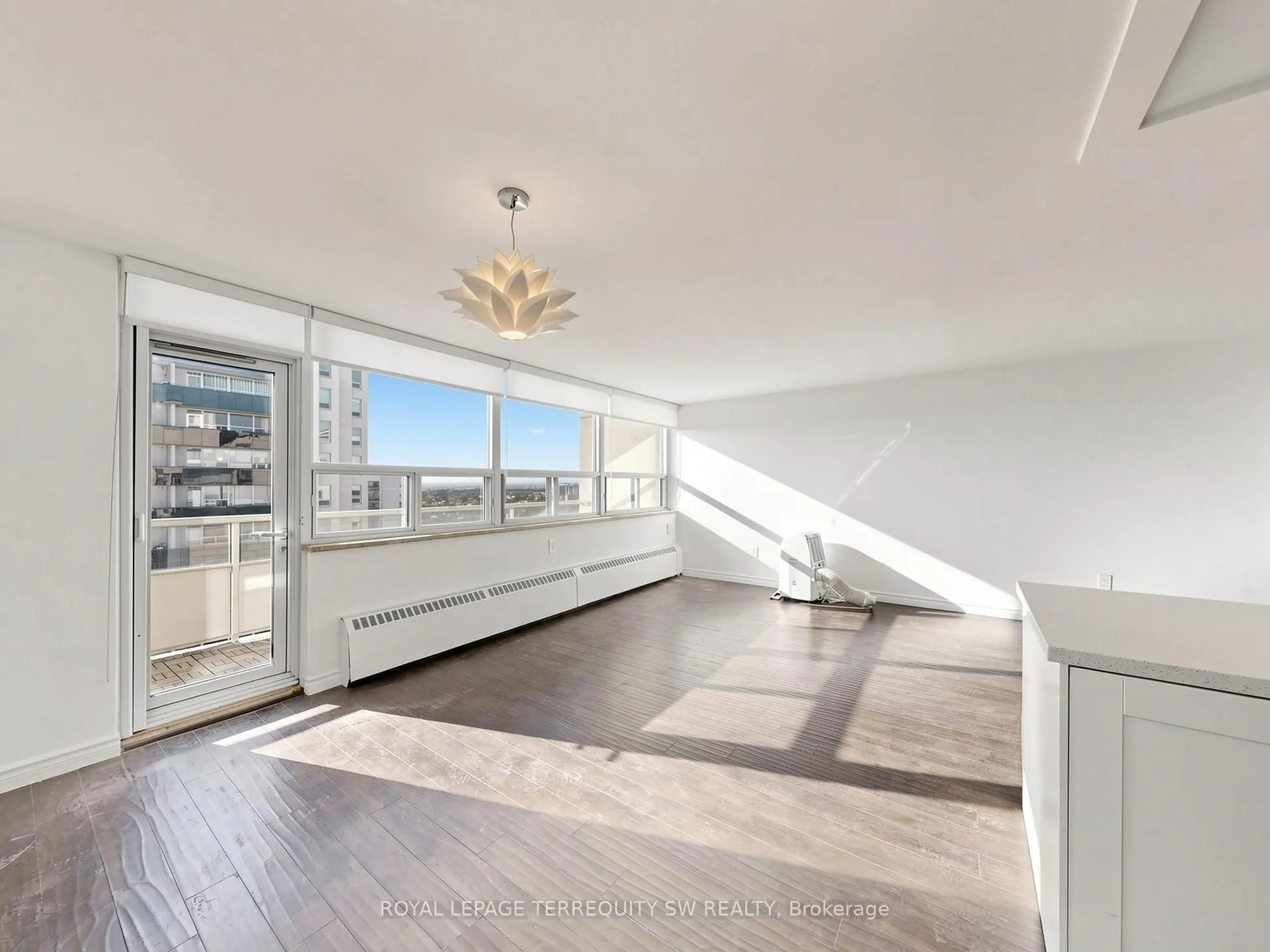360 Ridelle Ave Avenue #2301