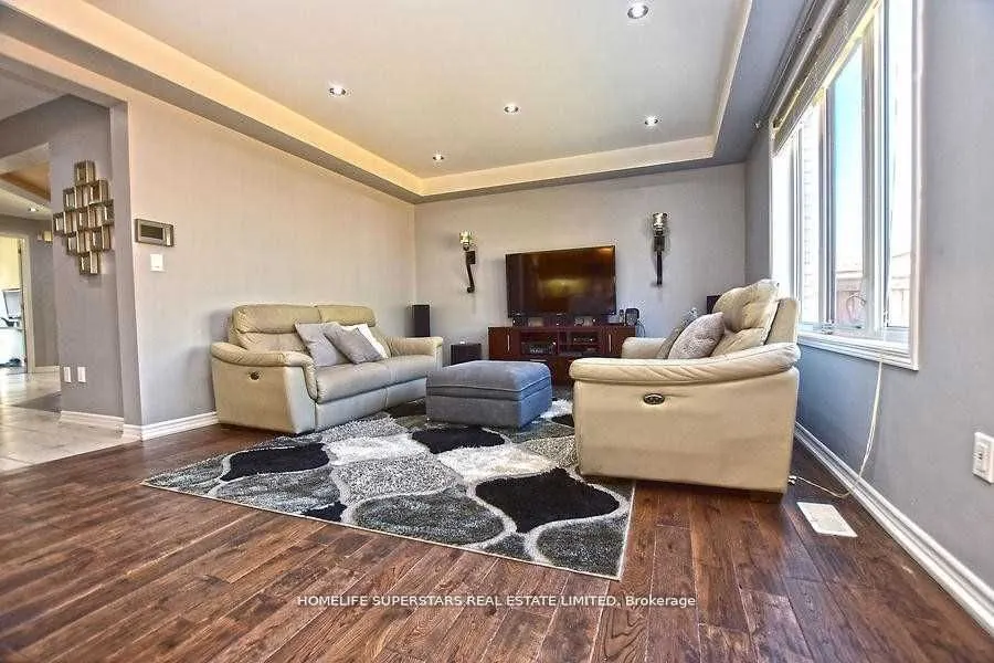 63 Enford Crescent