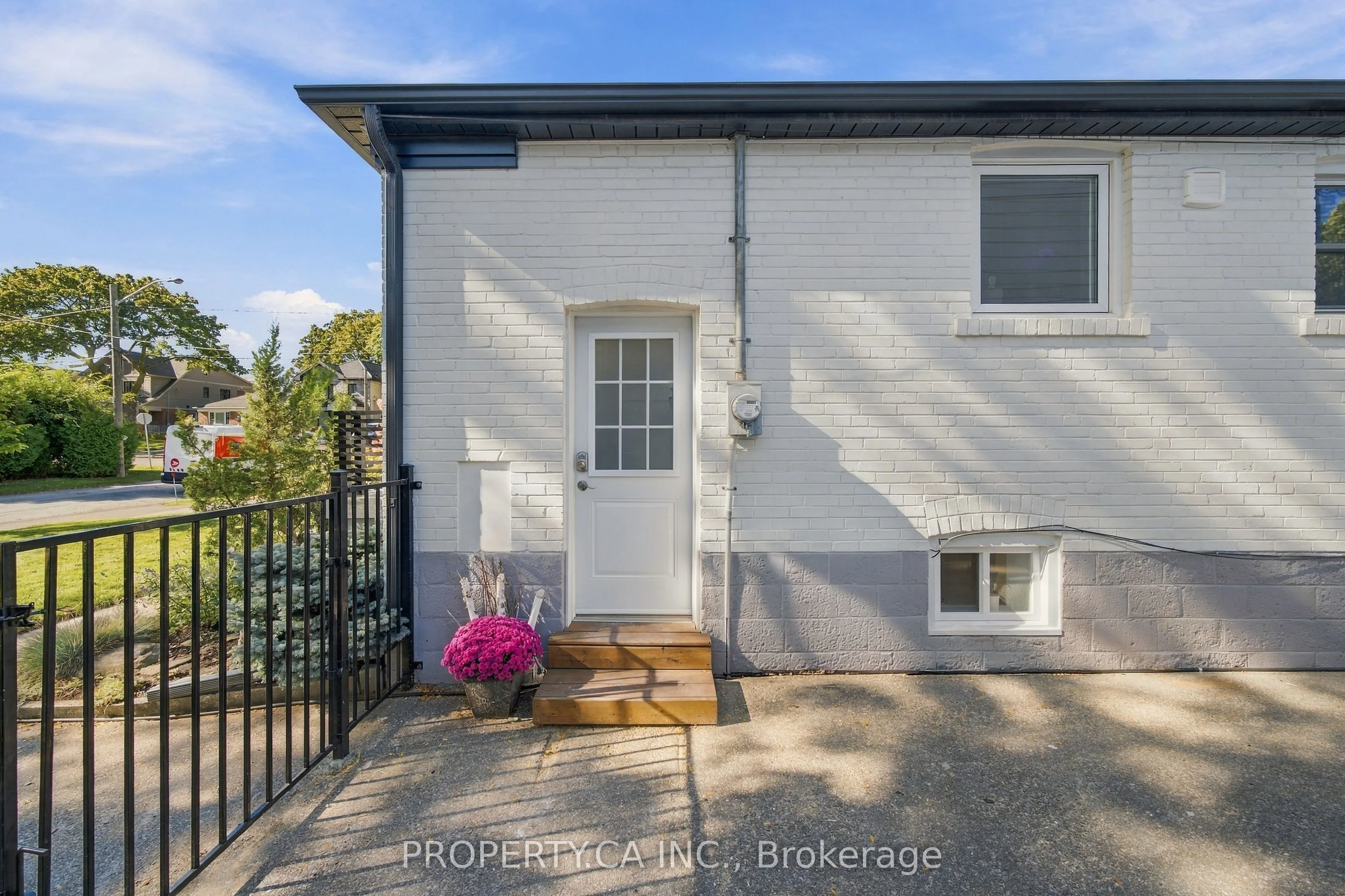 44 Daniels Street