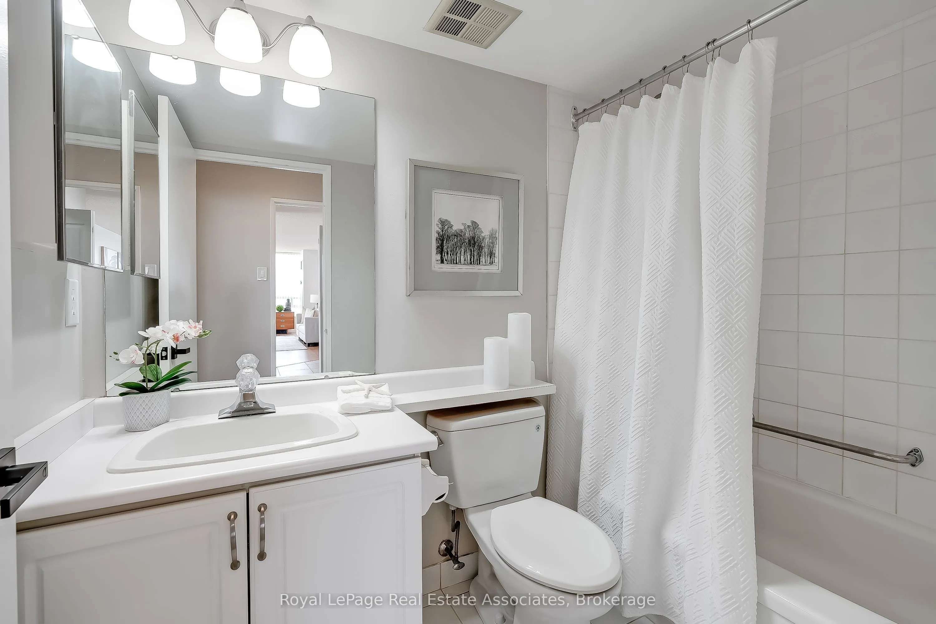 75 King Street E #1611
