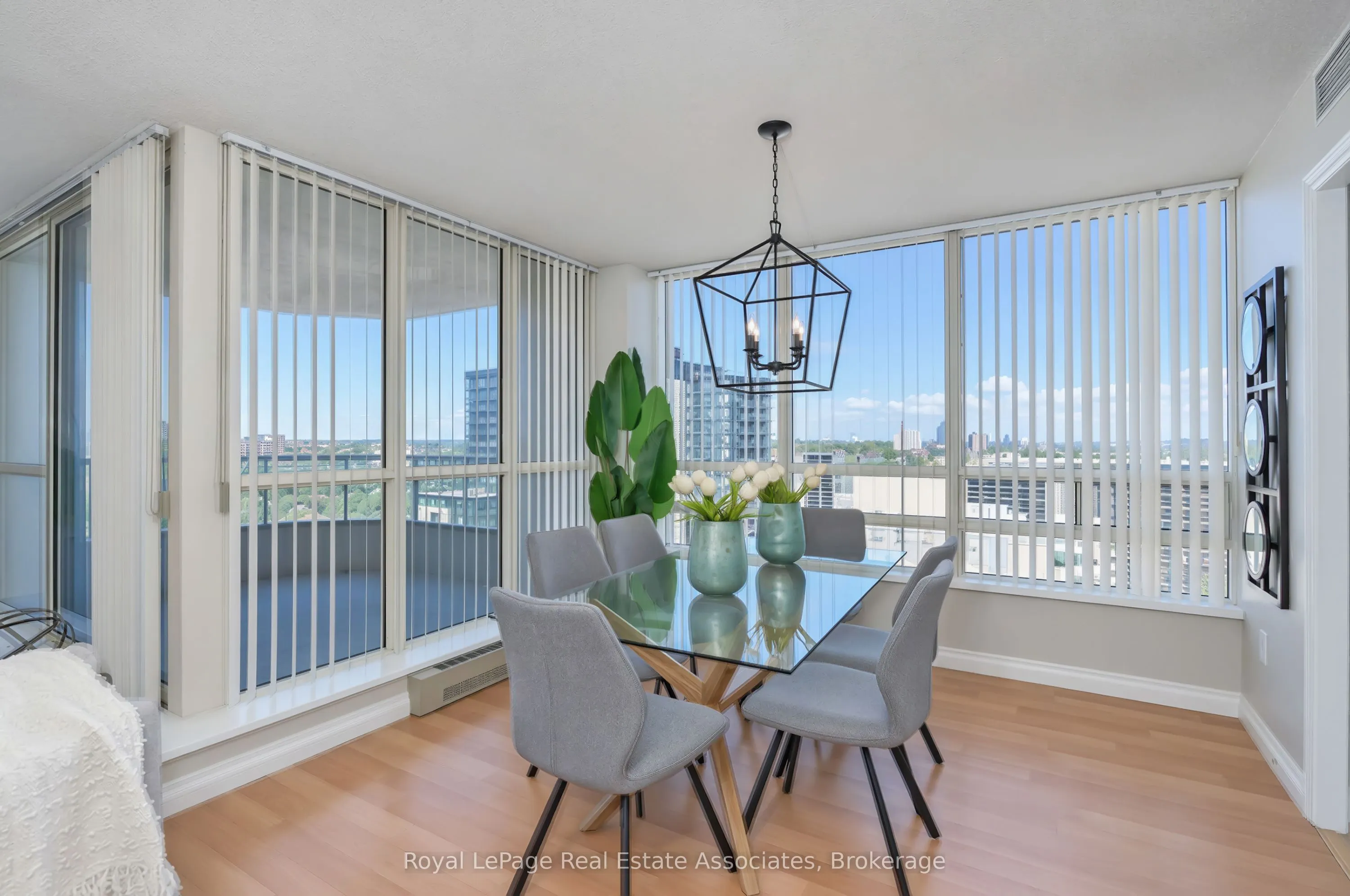 75 King Street E #1611