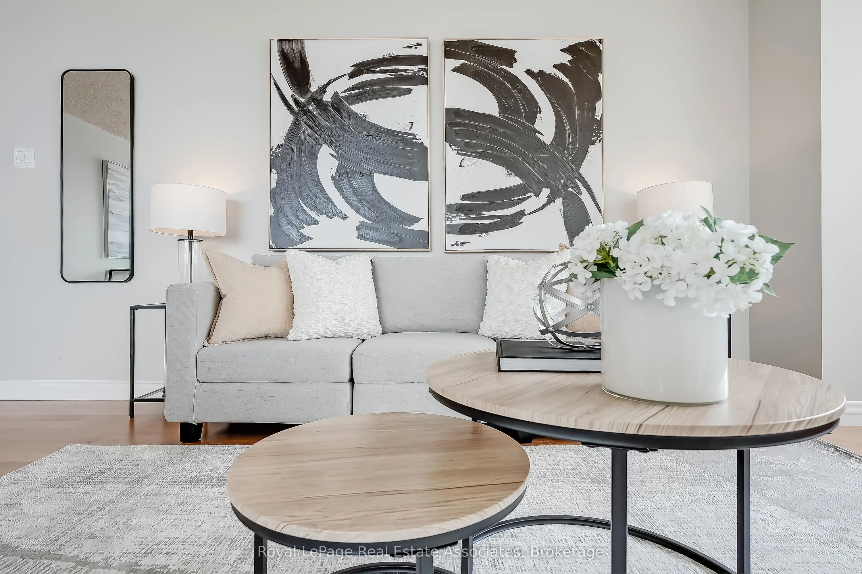 75 King Street E #1611