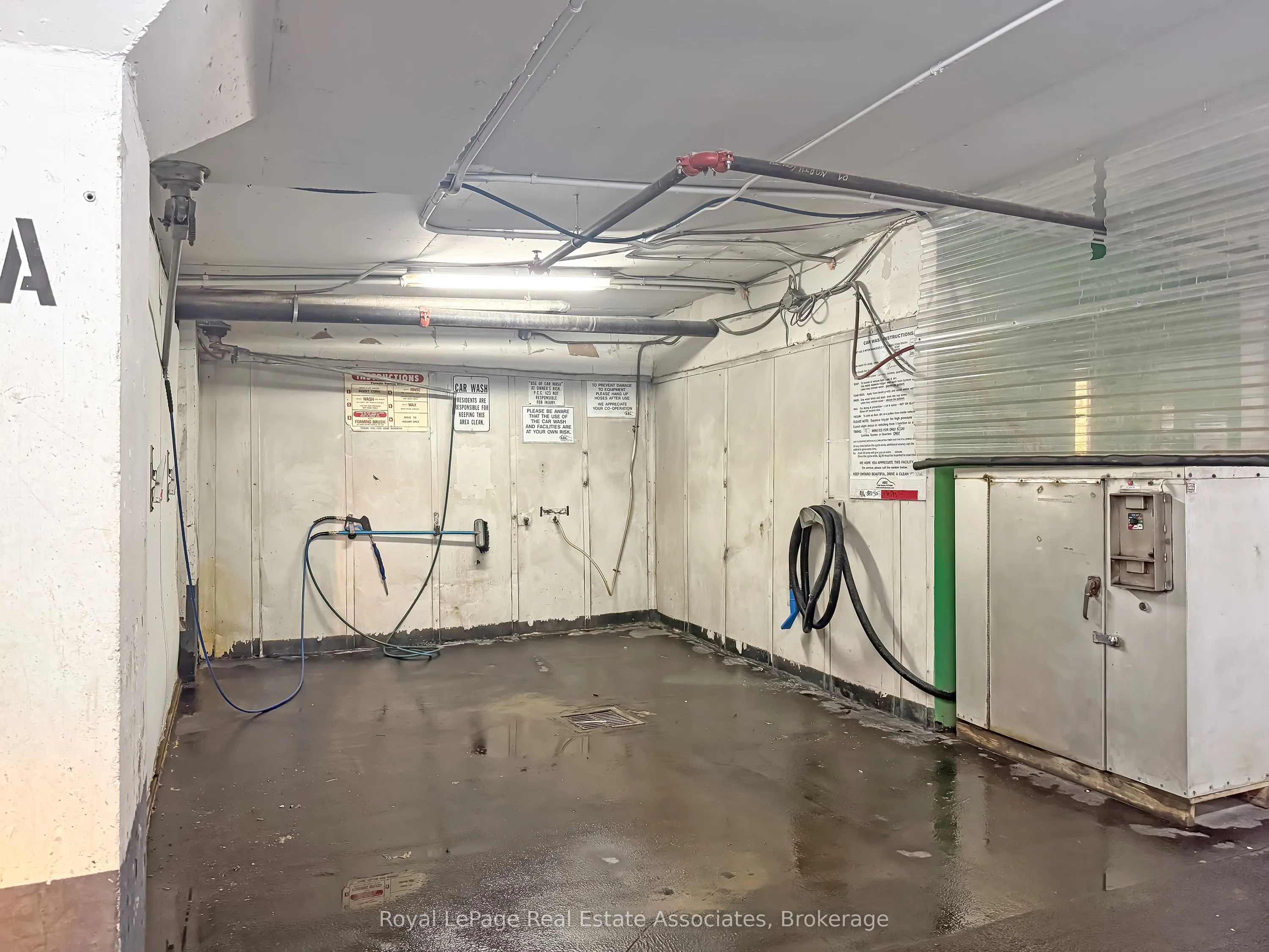 75 King Street E #1611