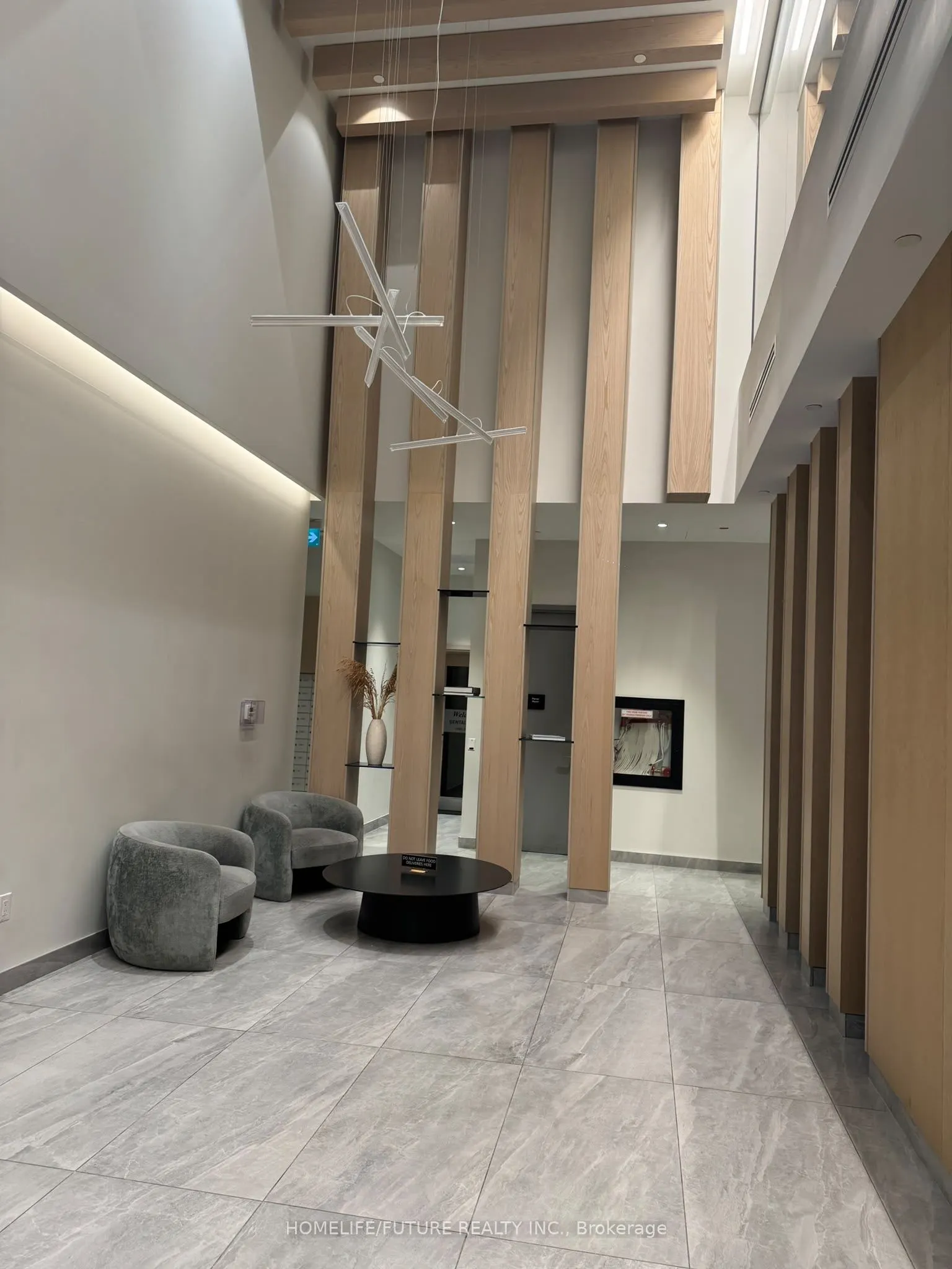 86 Dundas Street #1221