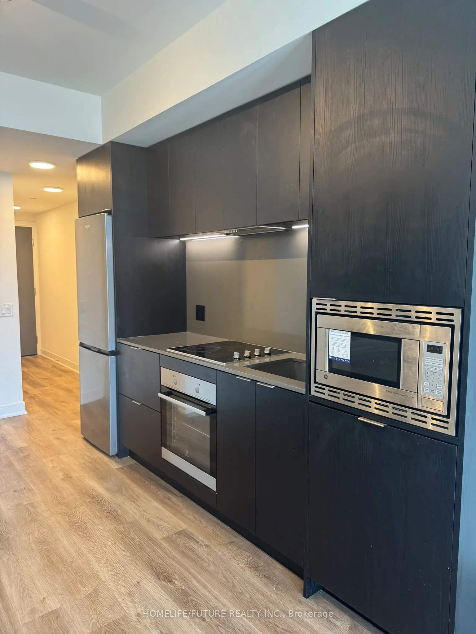 86 Dundas Street #1221
